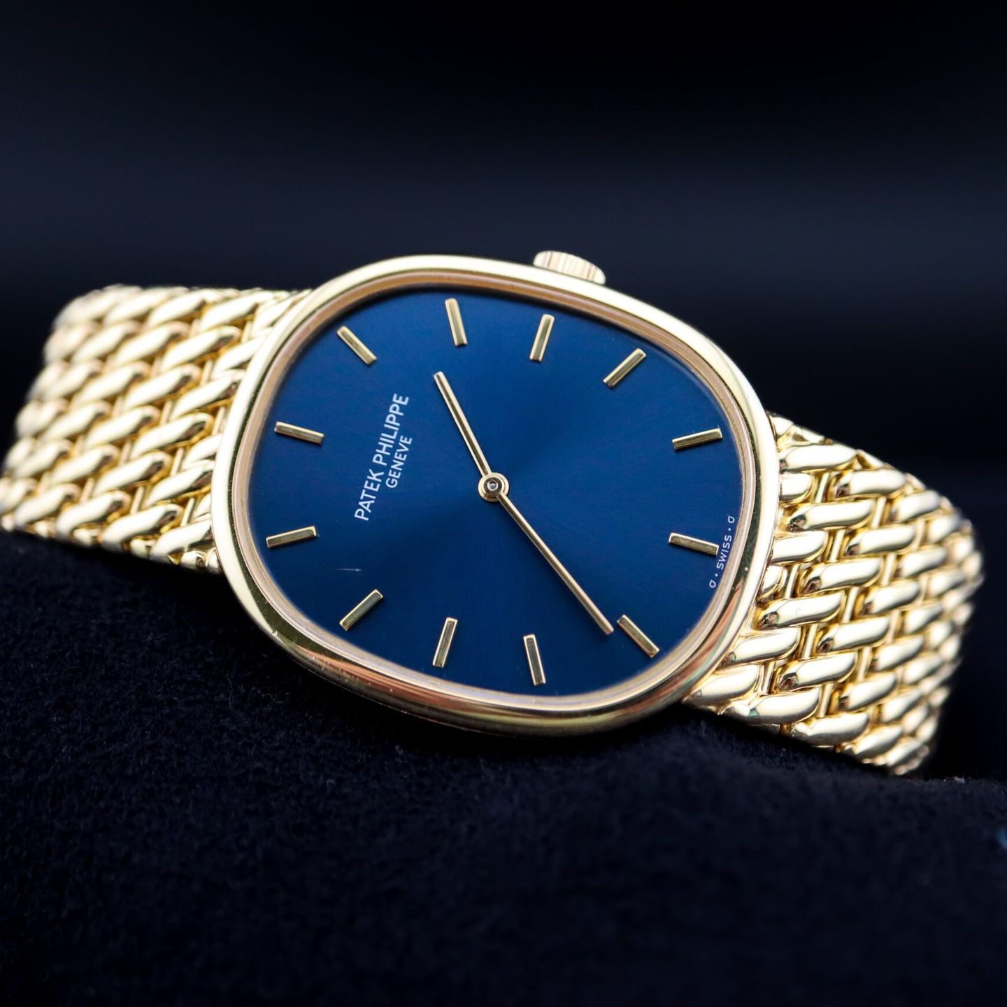 Patek Philippe Golden Ellipse 3848 (Onbekend (willekeurig serienummer)) - Blauw wijzerplaat 32mm Geelgoud (2/7)