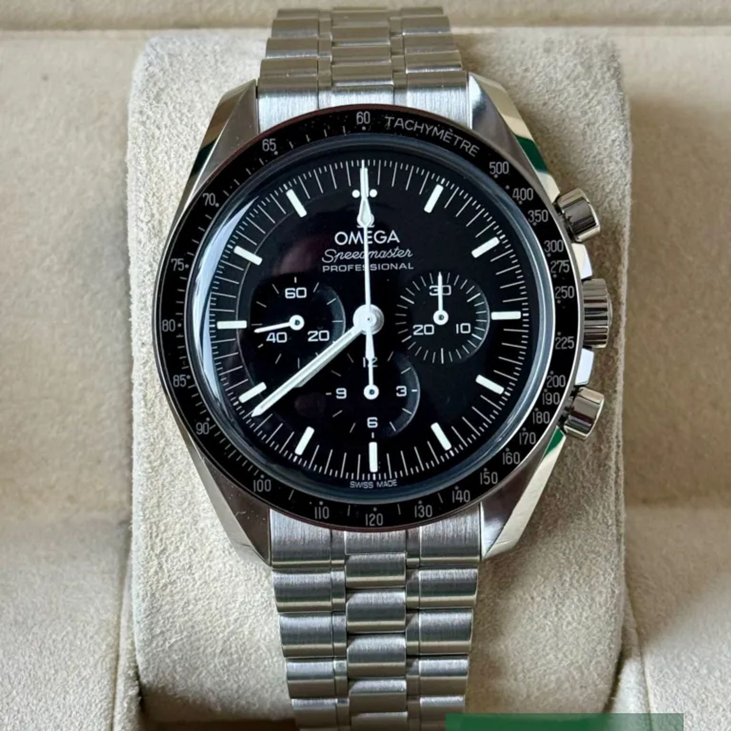 Omega Speedmaster Professional Moonwatch 310.30.42.50.01.001 (2026) - Zwart wijzerplaat 42mm Staal (2/7)