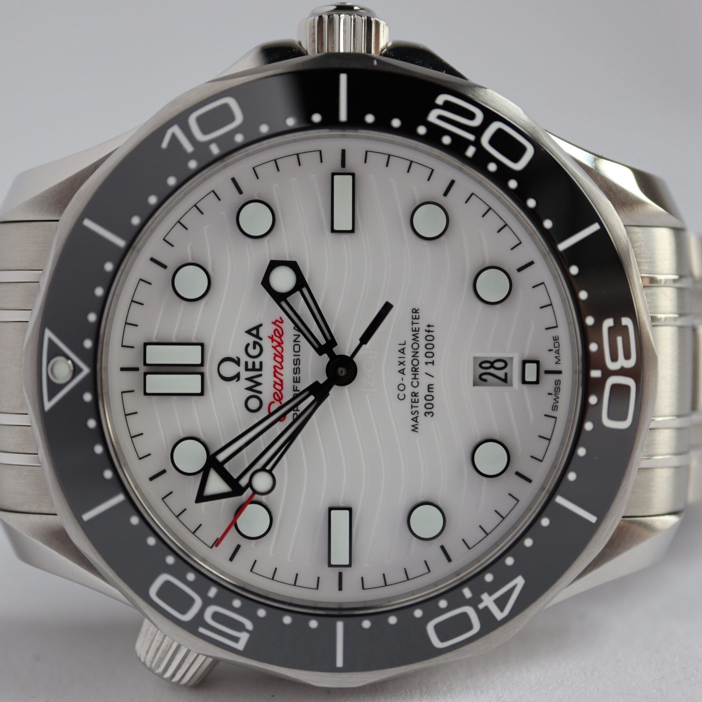 Omega Seamaster Diver 300 M 210.30.42.20.04.001 (2024) - Wit wijzerplaat 42mm Staal (2/8)