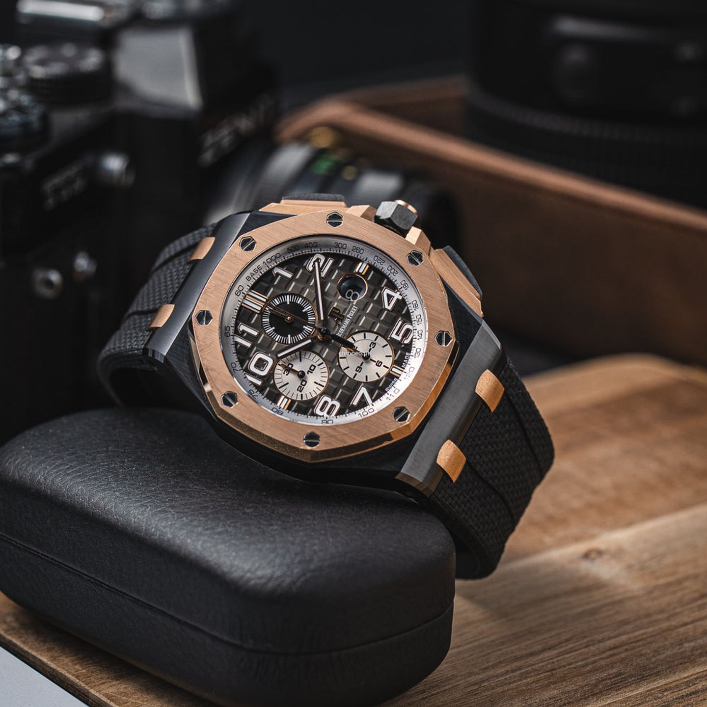 Audemars Piguet Royal Oak Offshore Chronograph 26405NR.OO.A002CA.01 (2021) - Green dial 44 mm Ceramic case (1/8)