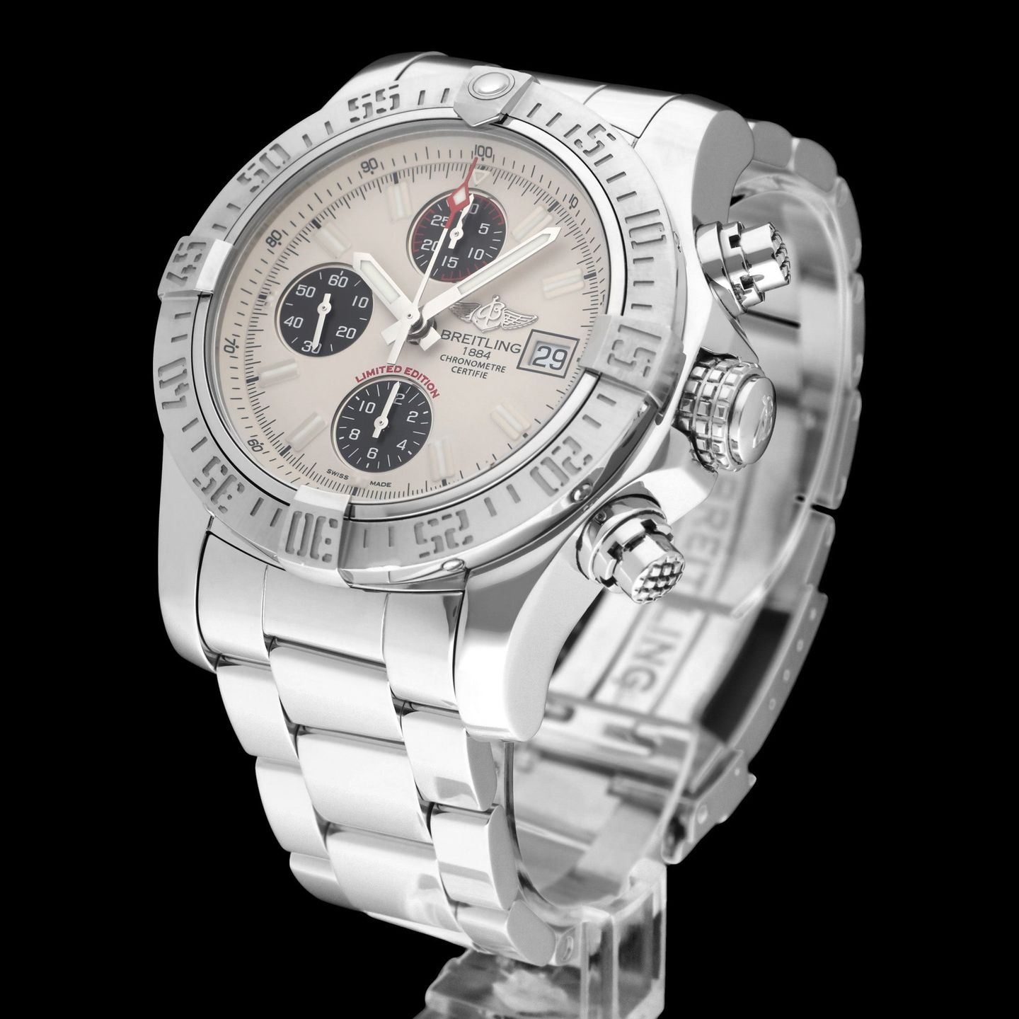 Breitling Avenger II A13381 (2015) - Silver dial 43 mm Steel case (2/8)