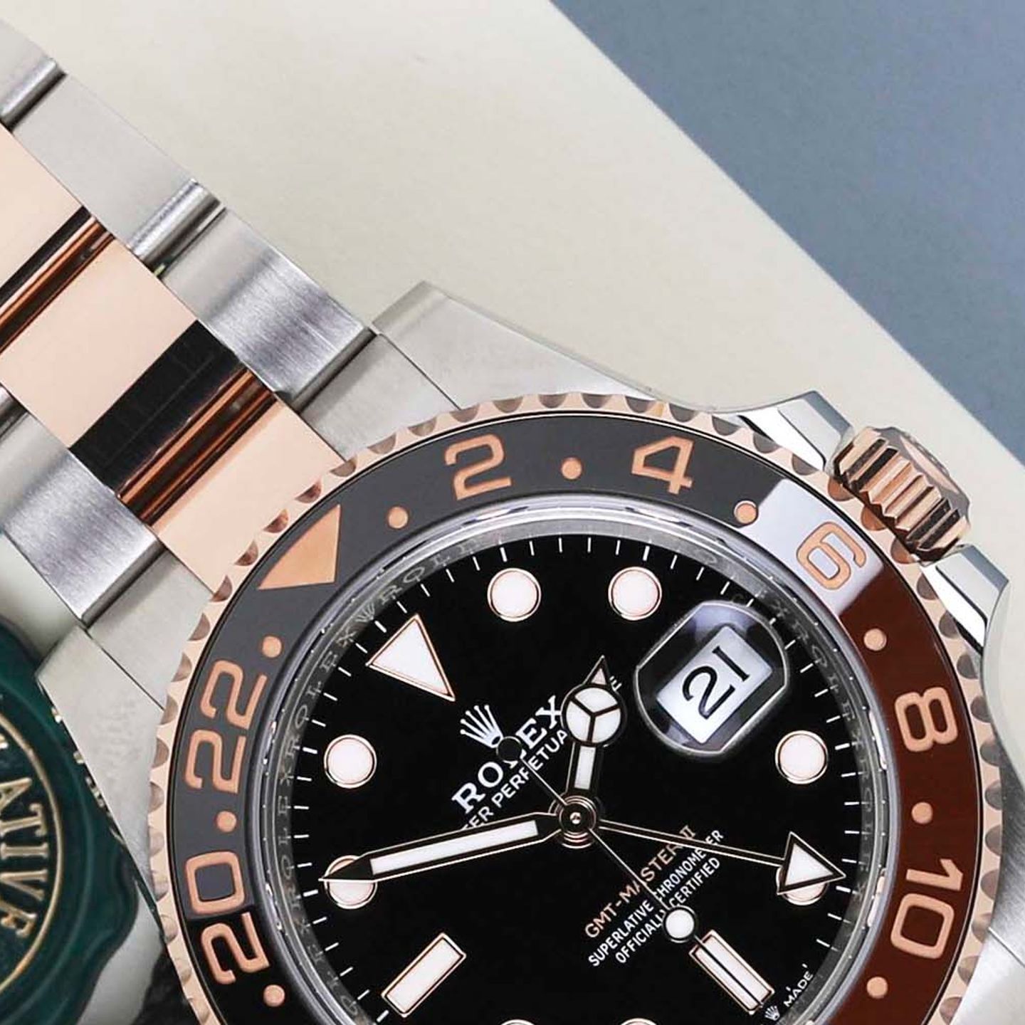 Rolex GMT-Master II 126711CHNR (2022) - Black dial 40 mm Gold/Steel case (3/8)