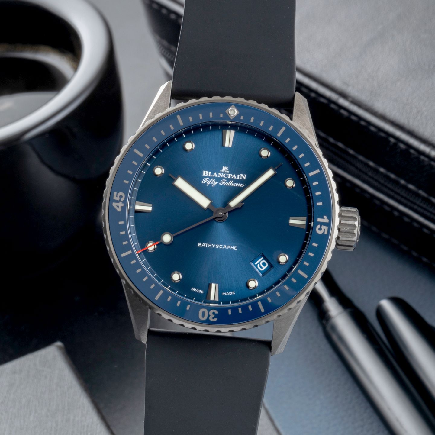 Blancpain Fifty Fathoms Bathyscaphe 5000-0240-NAOA (Onbekend (willekeurig serienummer)) - Blauw wijzerplaat 44mm Keramiek (3/8)