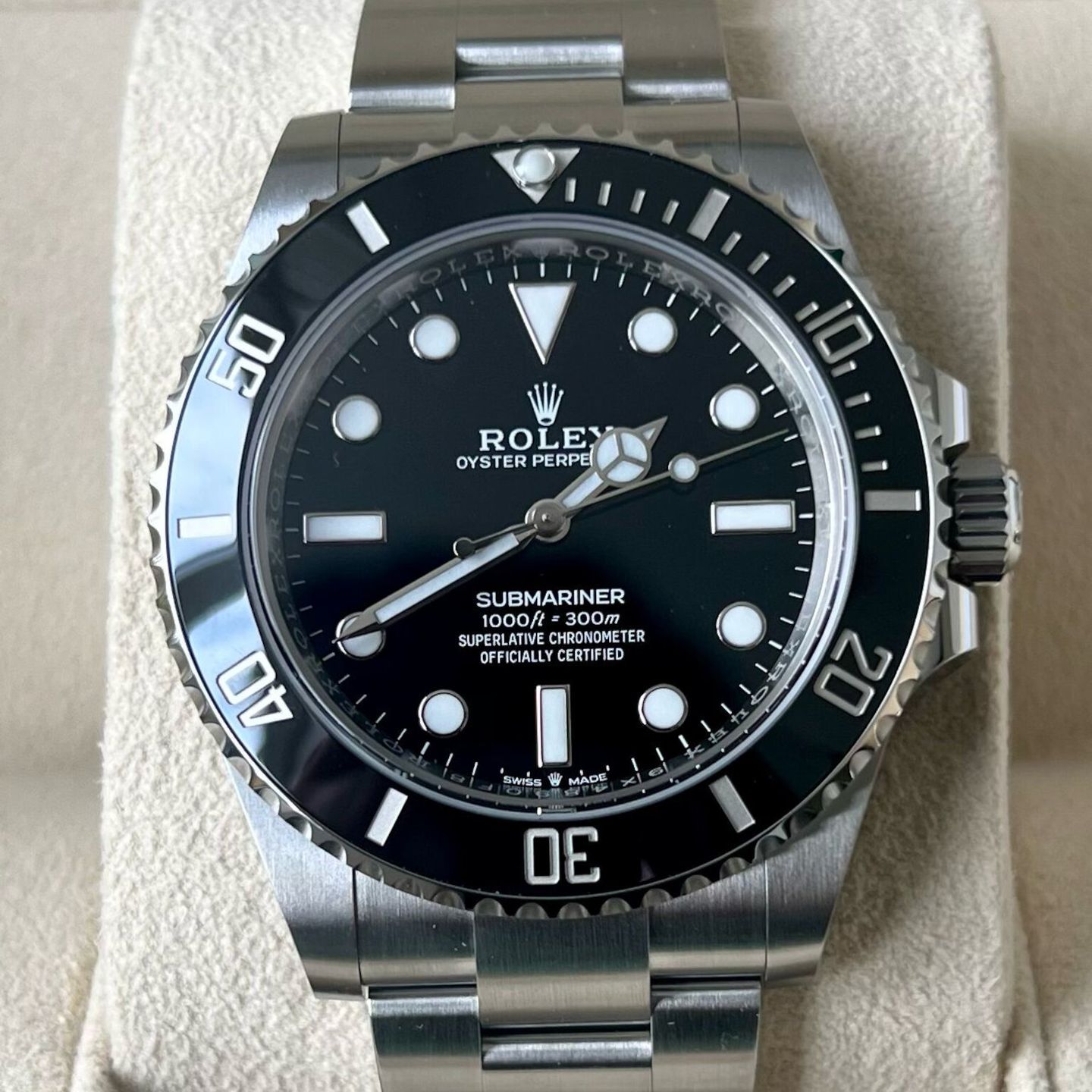 Rolex Submariner No Date 124060 (2023) - Black dial 41 mm Steel case (2/5)