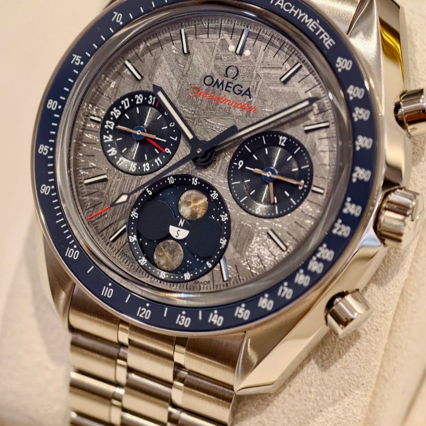 Omega Speedmaster Moonphase 304.30.43.52.06.001 - (3/4)
