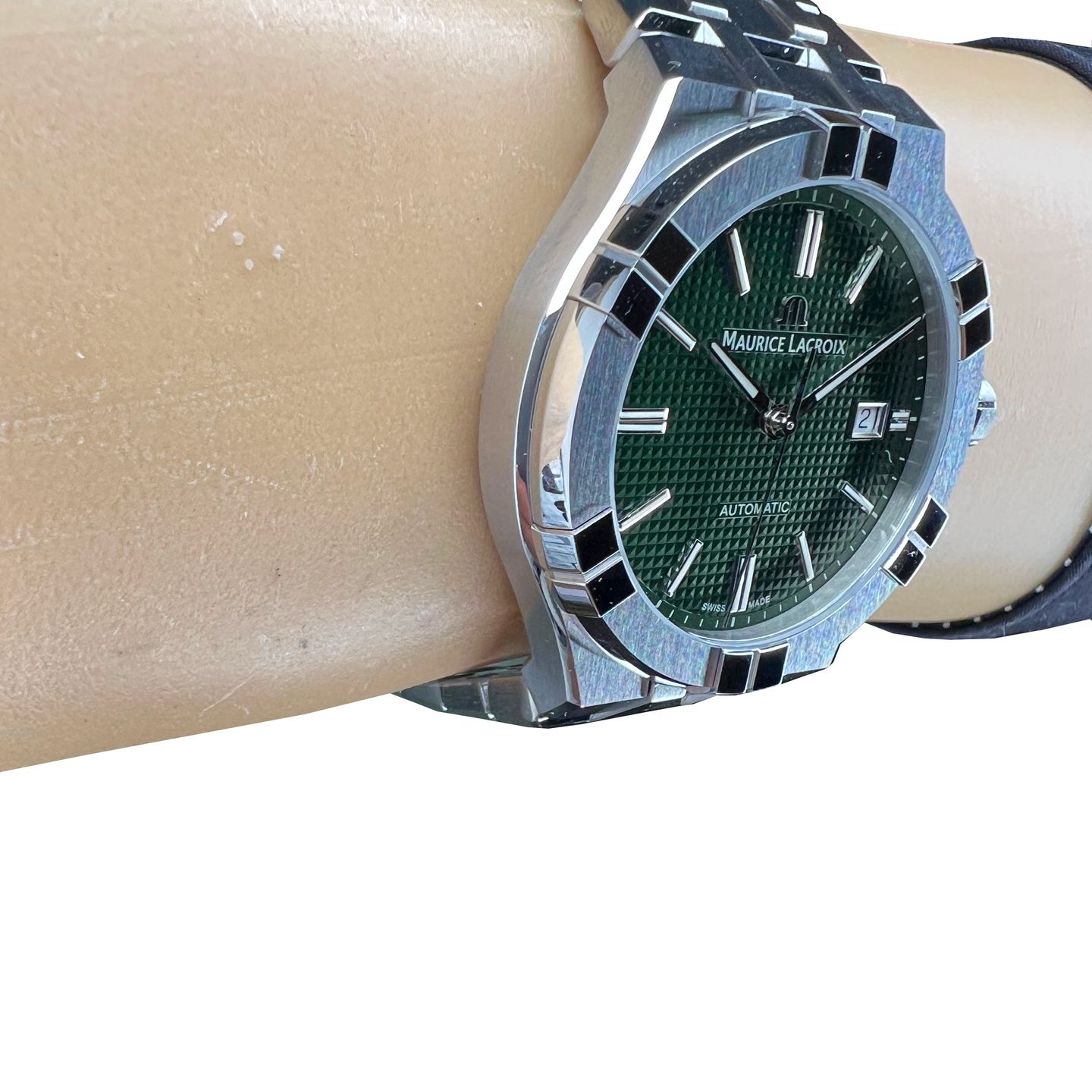 Maurice Lacroix Aikon AI6008-SS002-630-1 (2024) - Green dial 42 mm Steel case (5/8)