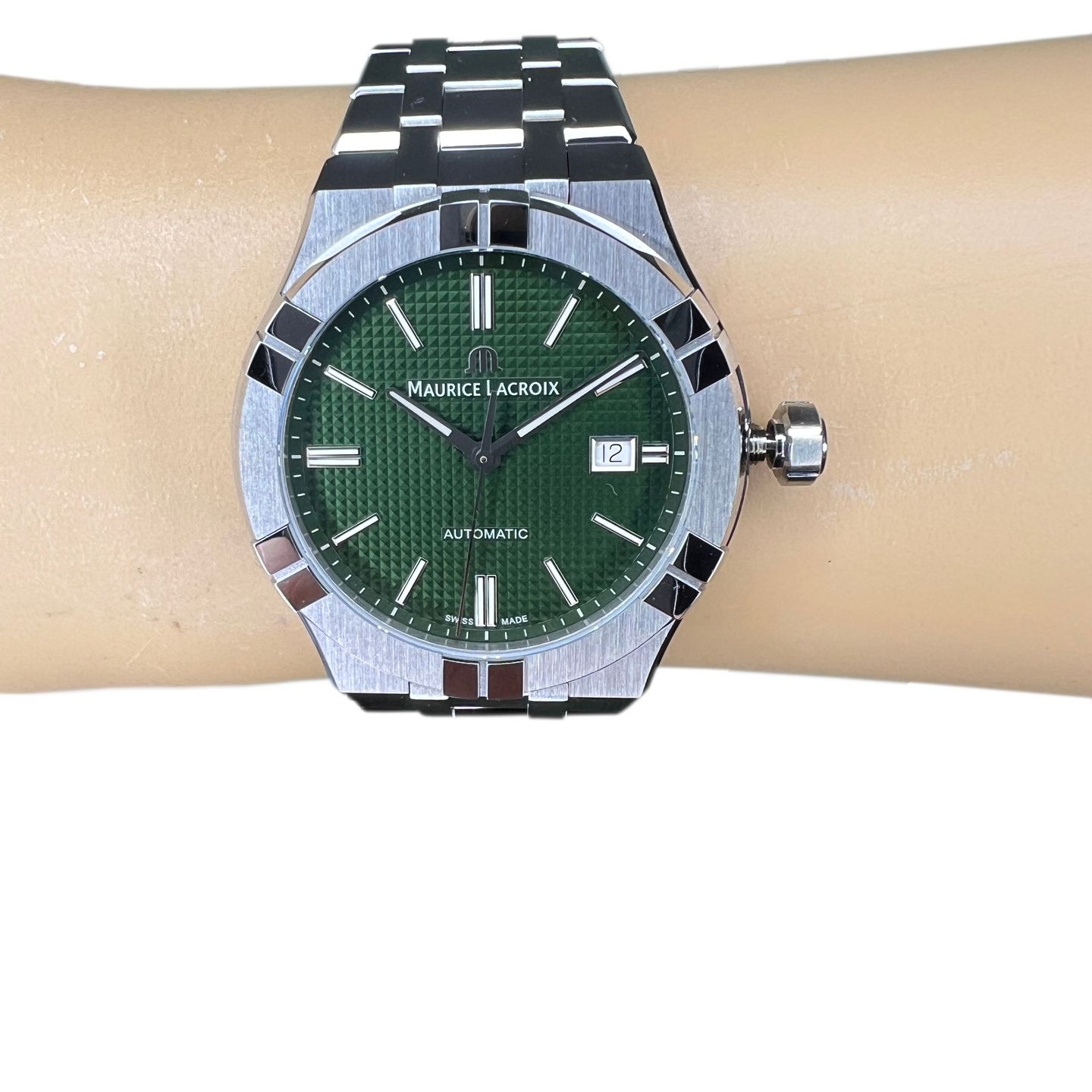 Maurice Lacroix Aikon AI6008-SS002-630-1 (2024) - Green dial 42 mm Steel case (1/8)