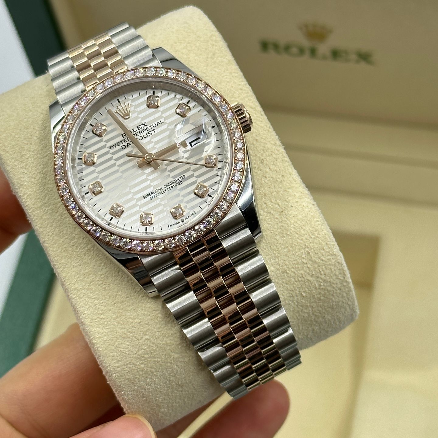 Rolex Datejust 36 126281RBR (2024) - Silver dial 36 mm Steel case (6/8)