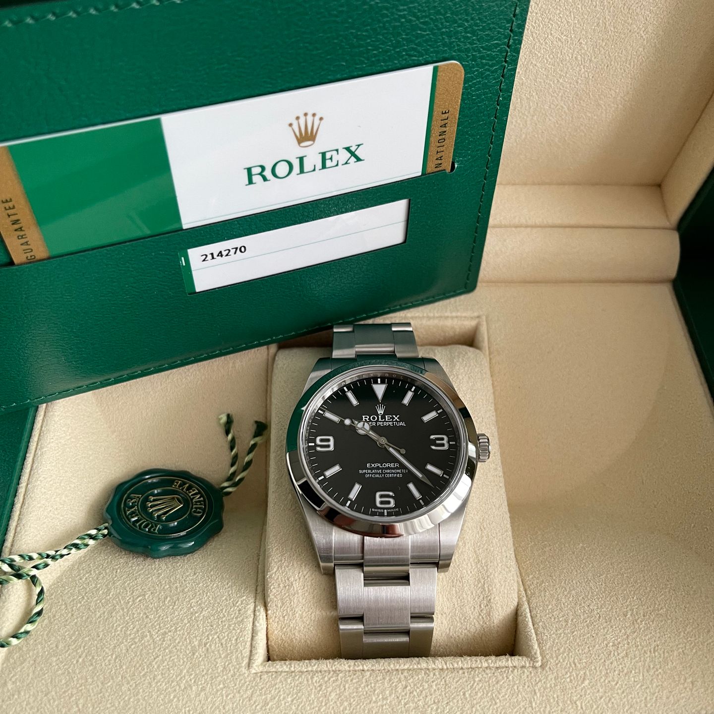 Rolex Explorer 214270 - (2/8)
