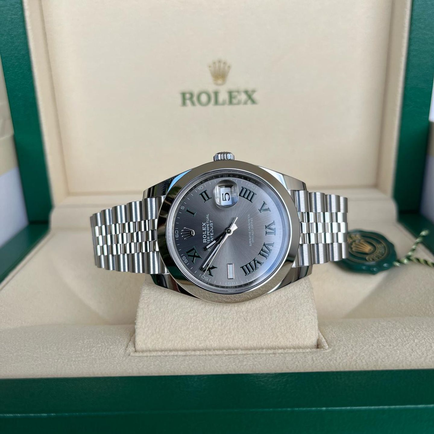 Rolex Datejust 41 126300 (2025) - Grey dial 41 mm Steel case (2/4)