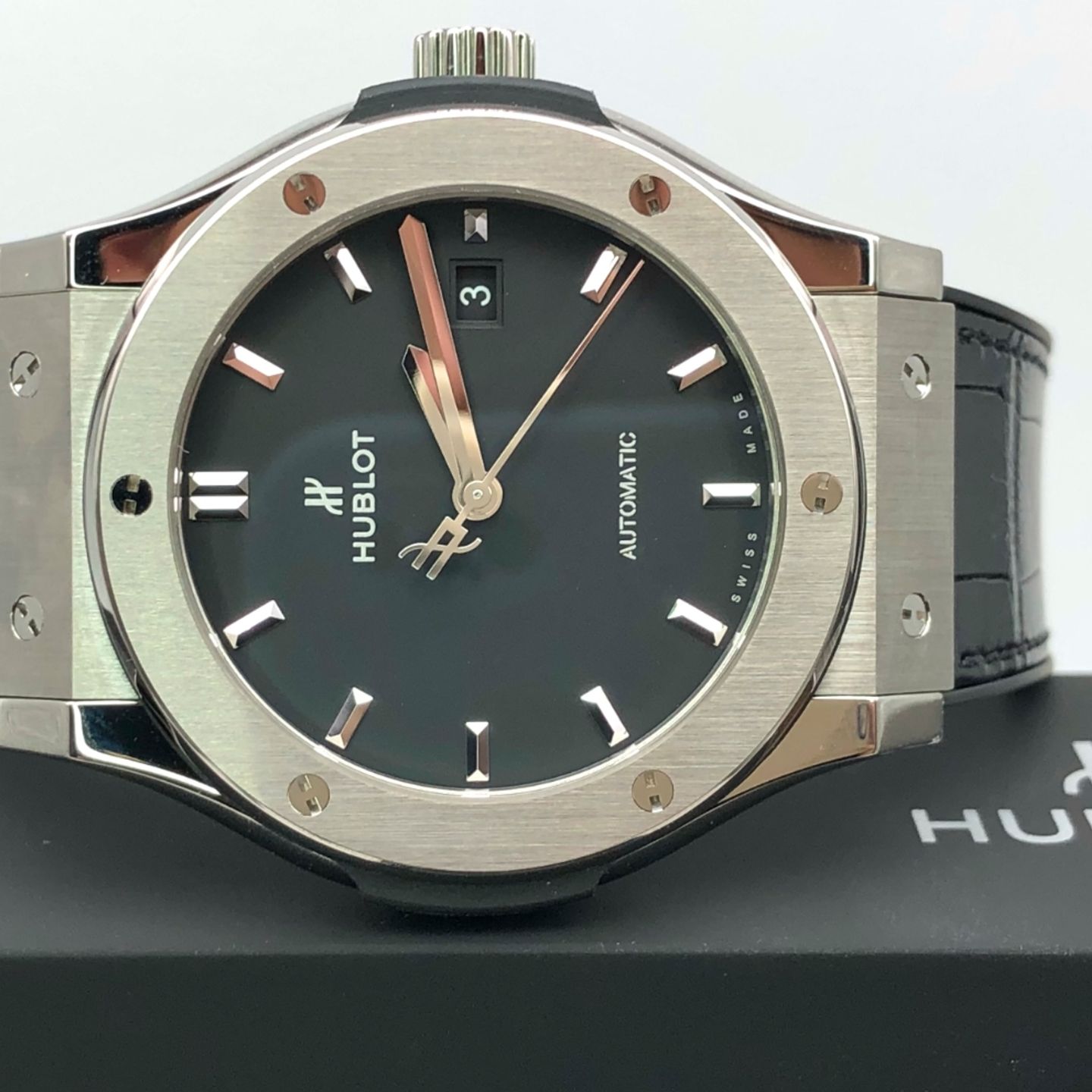 Hublot Classic Fusion 542.NX.1171.LR (2023) - Zwart wijzerplaat 42mm Titanium (2/4)