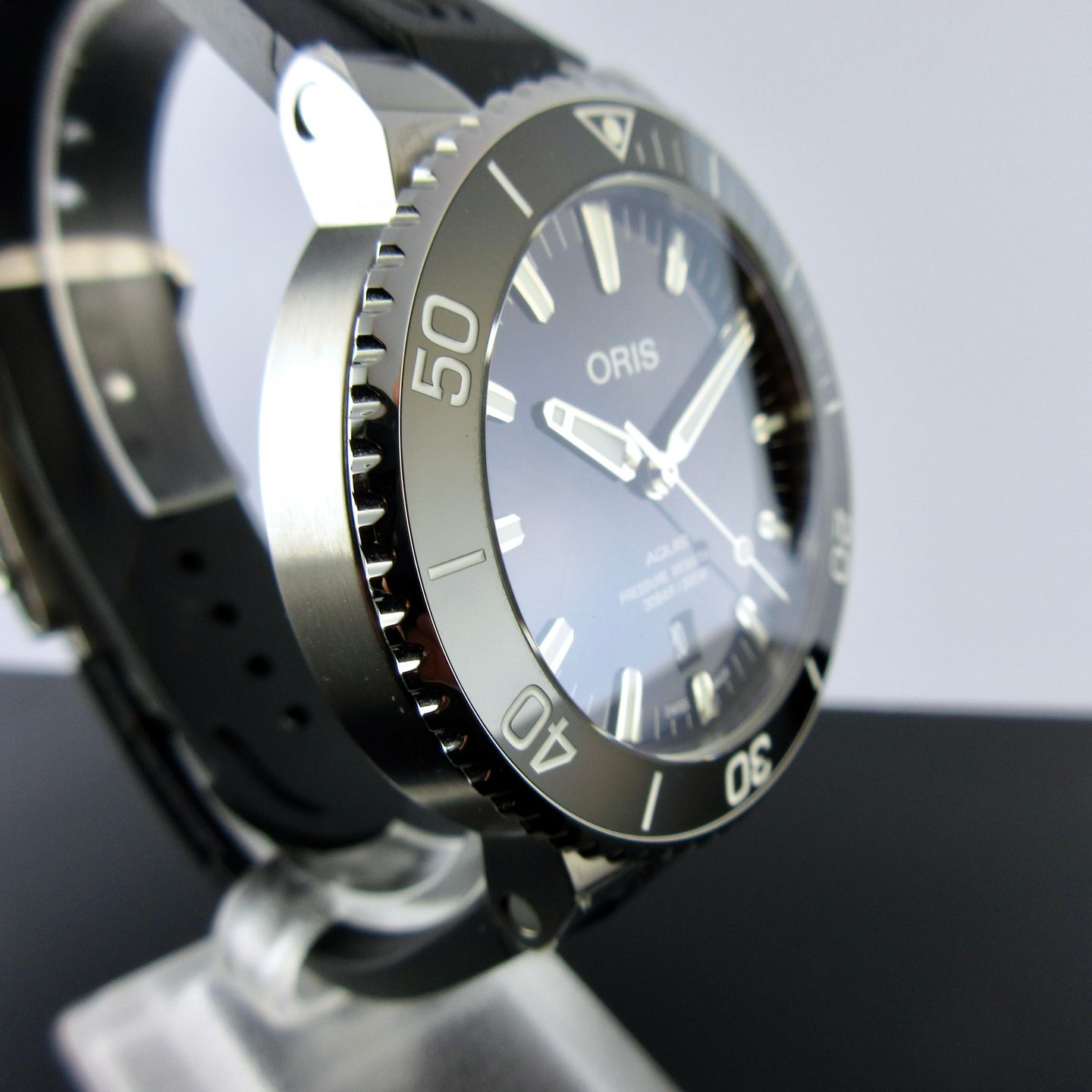 Oris Aquis Date 01 733 7730 4135-07 4 24 64EB (2025) - Blauw wijzerplaat 44mm Staal (4/6)