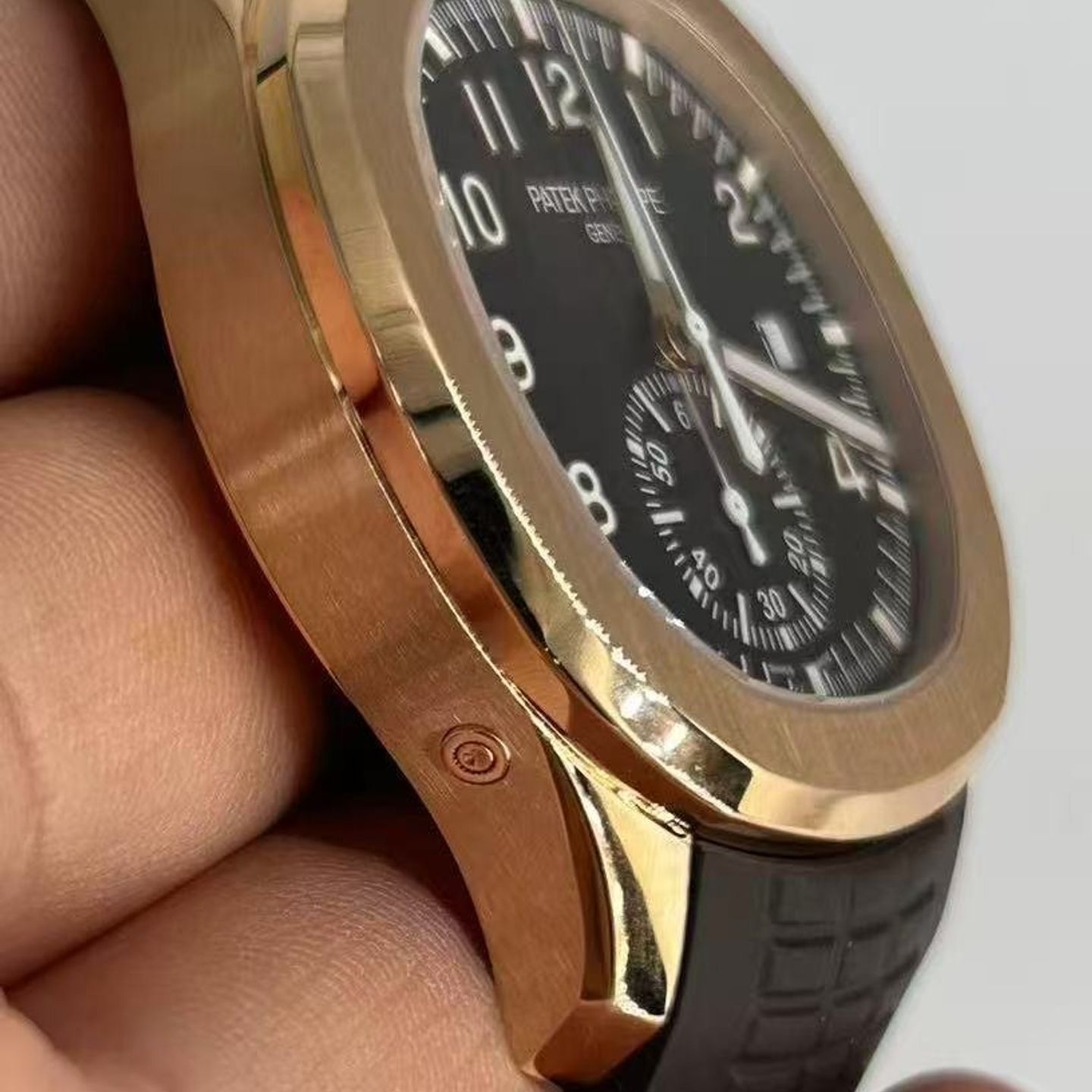Patek Philippe Aquanaut 5968R-001 (2024) - Brown dial 42 mm Rose Gold case (5/8)