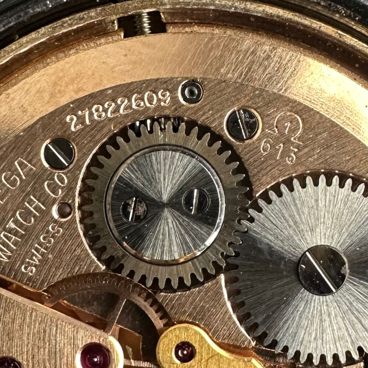 Omega Genève 136.041 - (4/8)
