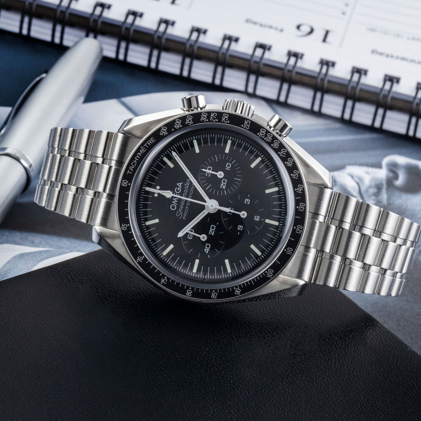 Omega Speedmaster Professional Moonwatch 310.30.42.50.01.001 (Unknown (random serial)) - Black dial 42 mm Steel case (2/8)