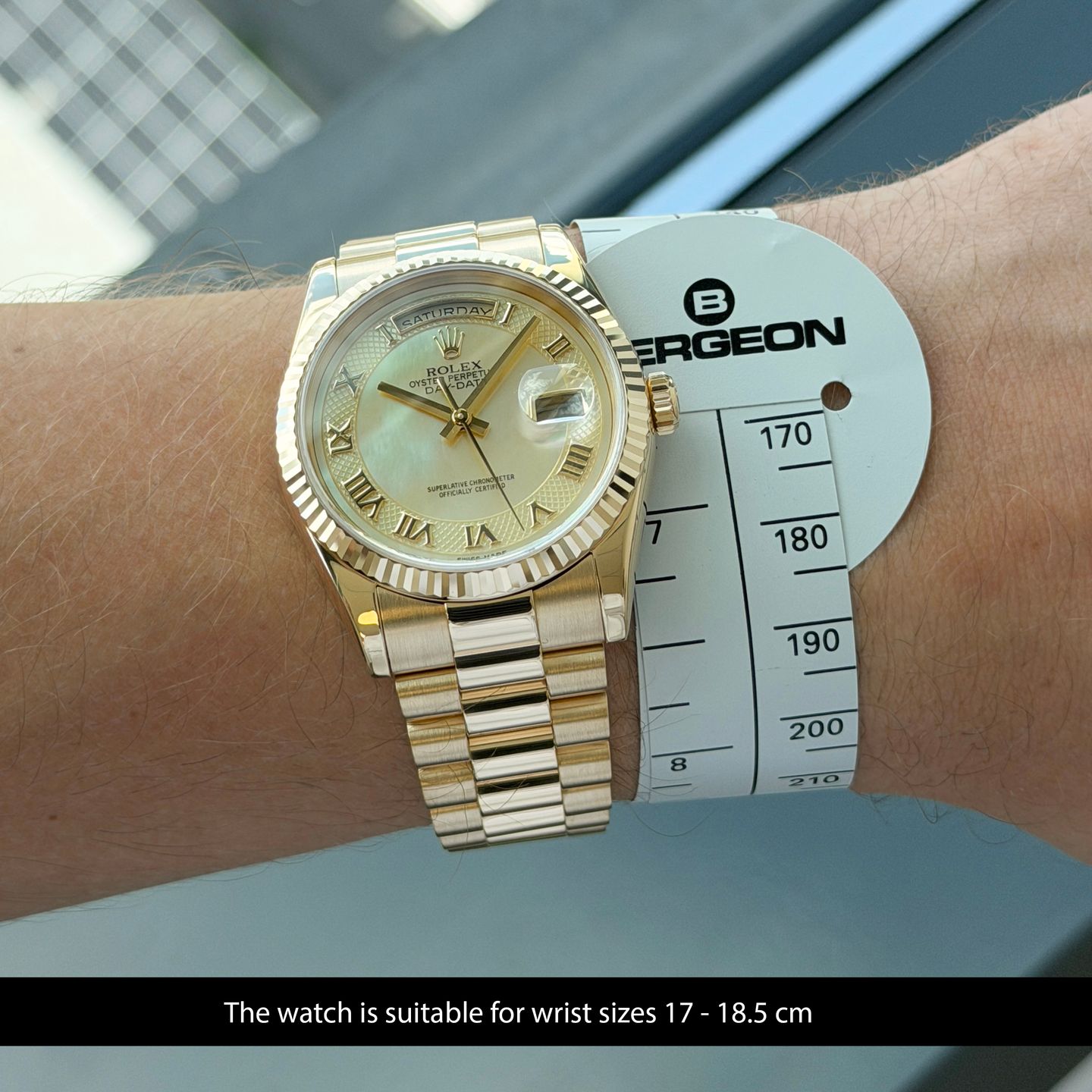 Rolex Day-Date 36 118238 (2001) - Champagne dial 36 mm Yellow Gold case (2/8)