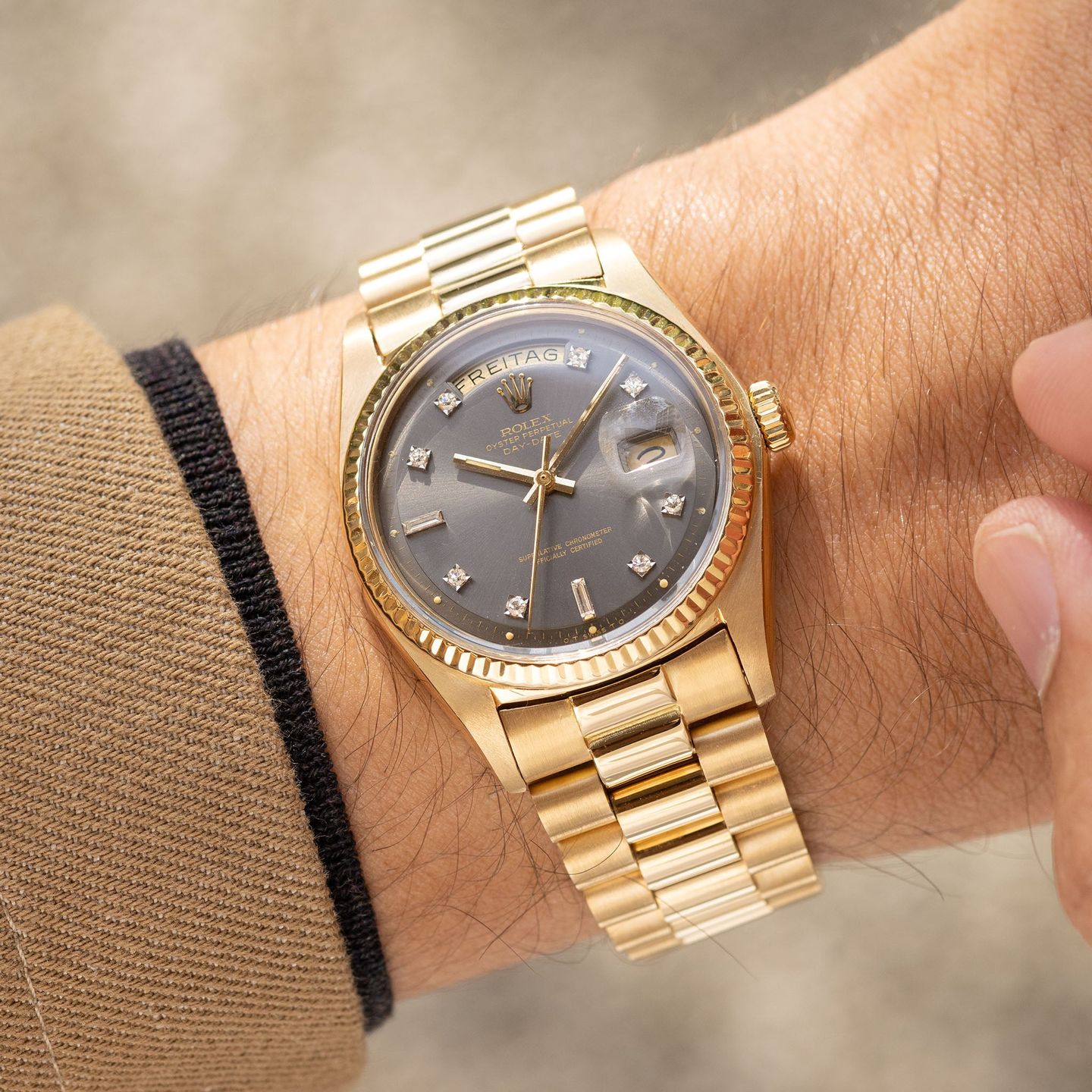 Rolex Day-Date 1803 (1974) - Grey dial 36 mm Yellow Gold case (1/8)