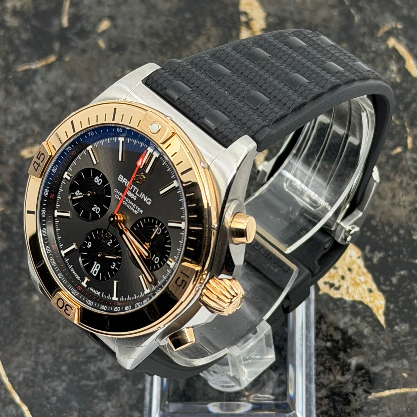 Breitling Chronomat 42 UB0134101B1S1 (2026) - Green dial 43 mm Gold/Steel case (4/8)