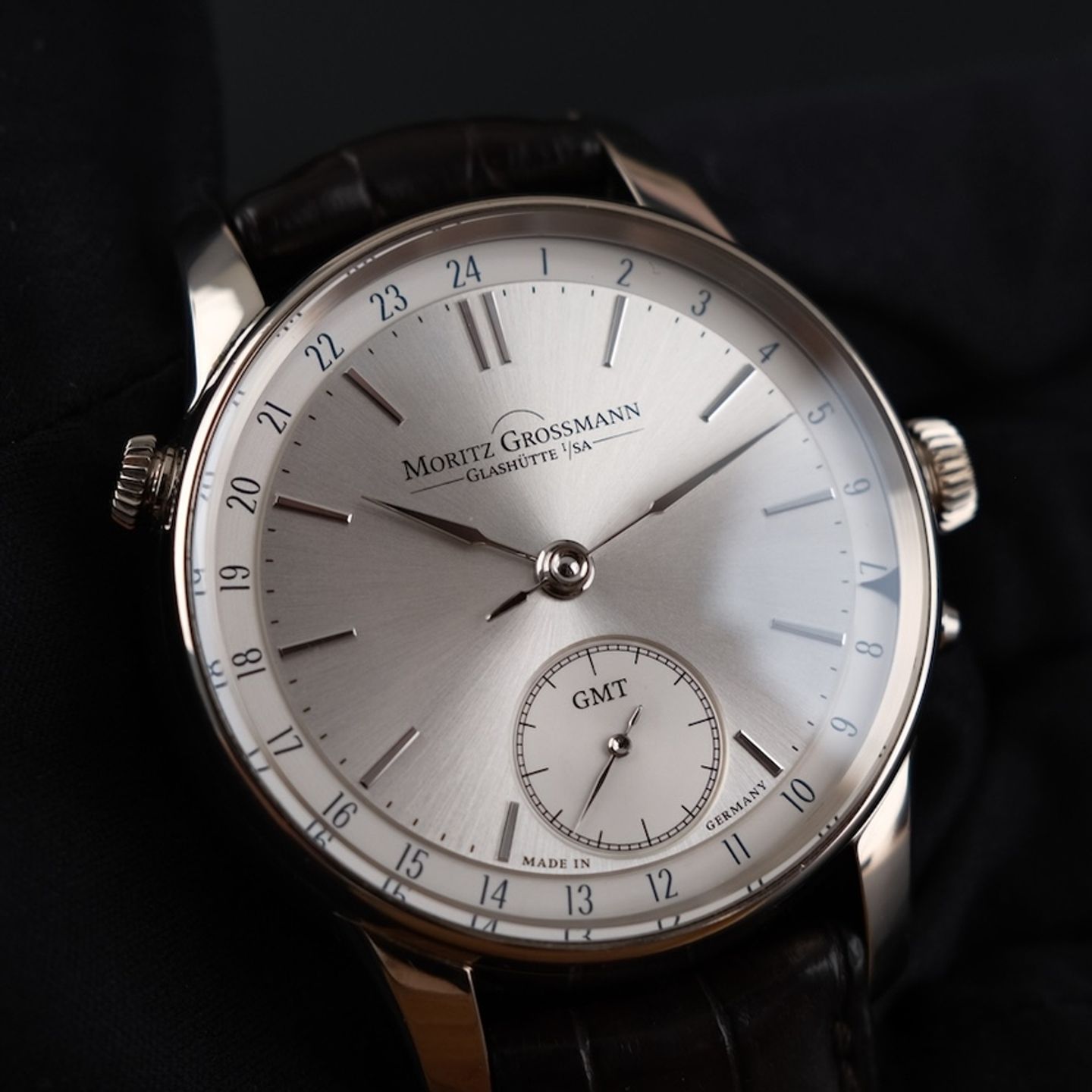 Moritz Grossmann GMT MG002155 (2019) - Silver dial 41 mm White Gold case (1/8)