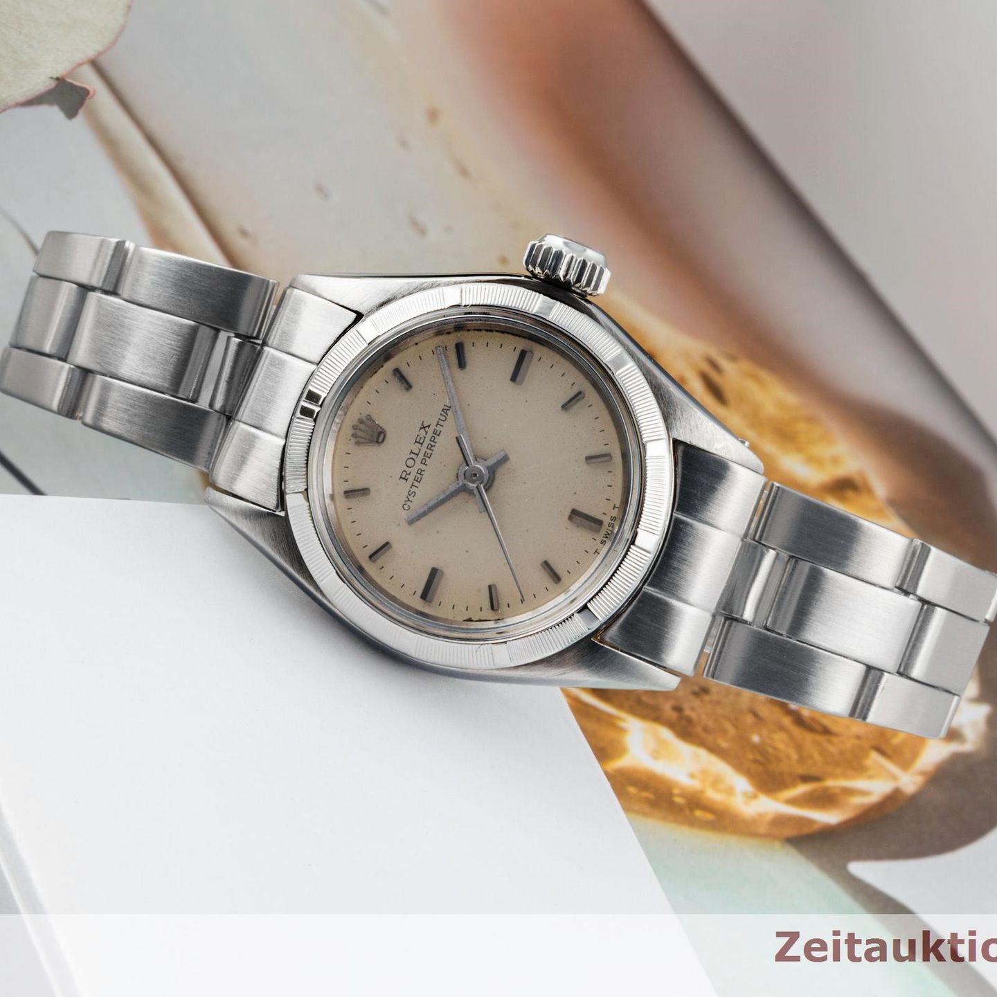 Rolex Oyster Perpetual 6723 (1972) - Silver dial 26 mm Steel case (2/8)