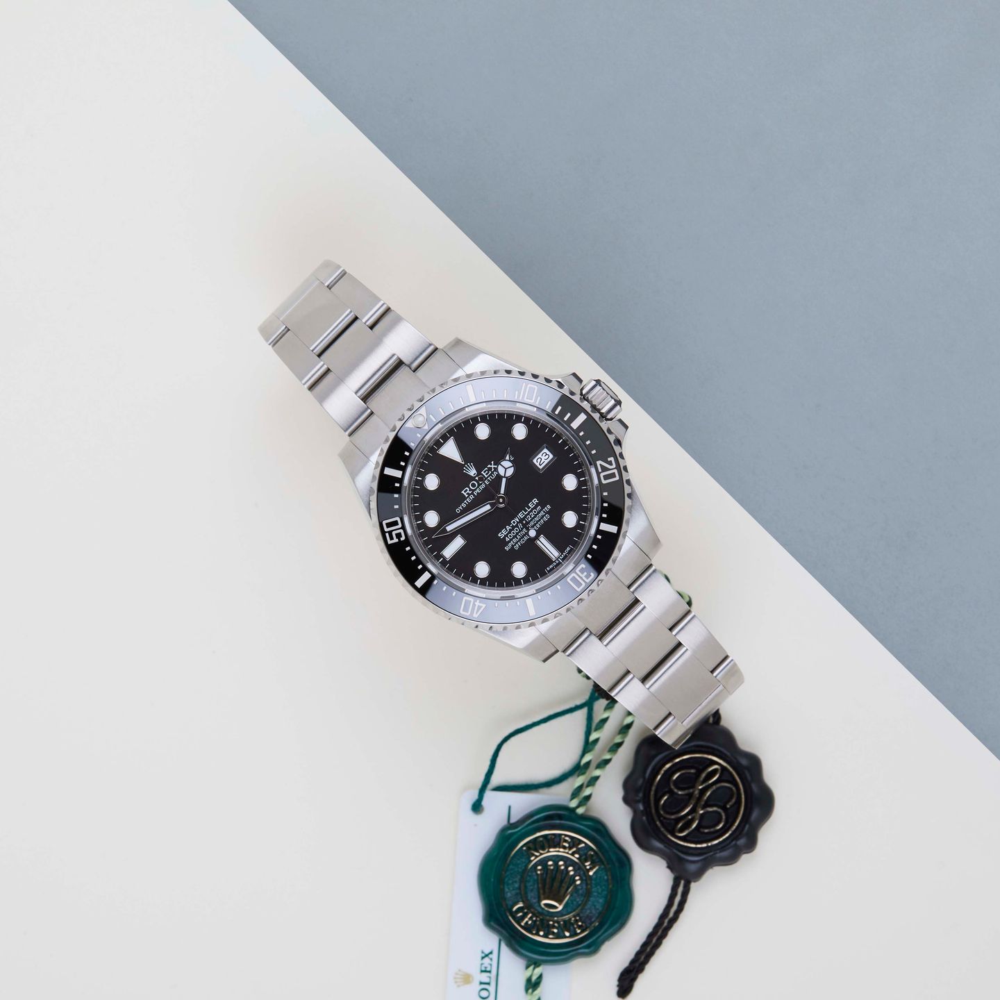 Rolex Sea-Dweller 4000 116600 - (2/8)