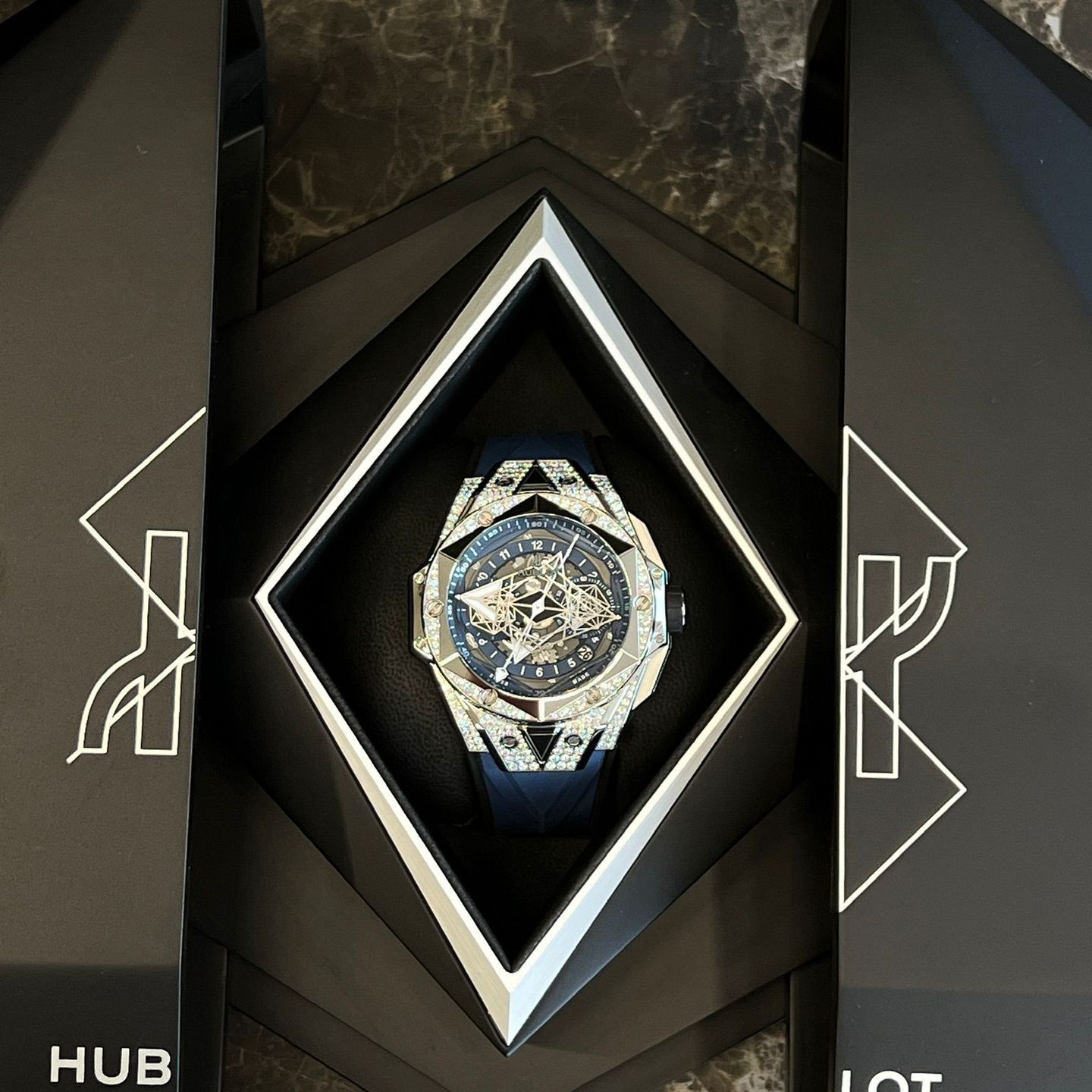Hublot Big Bang Sang Bleu 418.NX.5107.RX.1604.MXM20 (2023) - Blauw wijzerplaat 45mm Titanium (2/8)