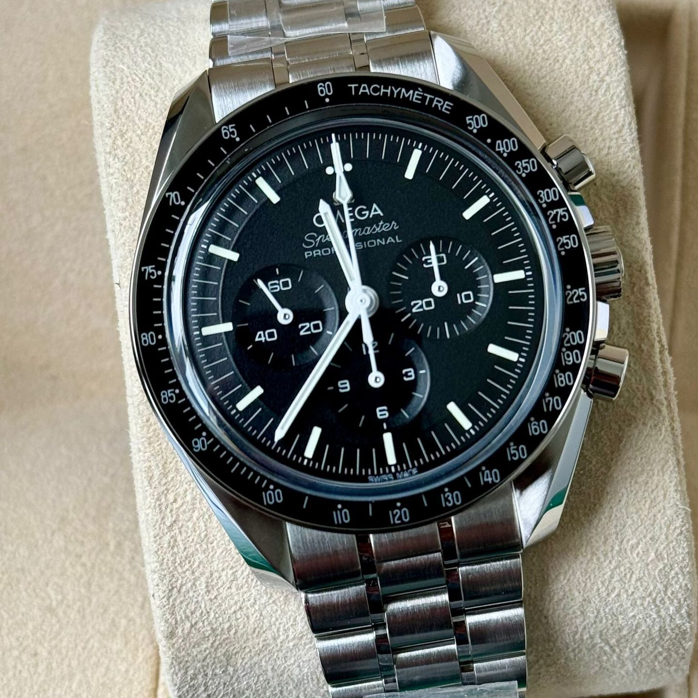 Omega Speedmaster Professional Moonwatch 310.30.42.50.01.002 (2024) - Zwart wijzerplaat 42mm Staal (1/7)