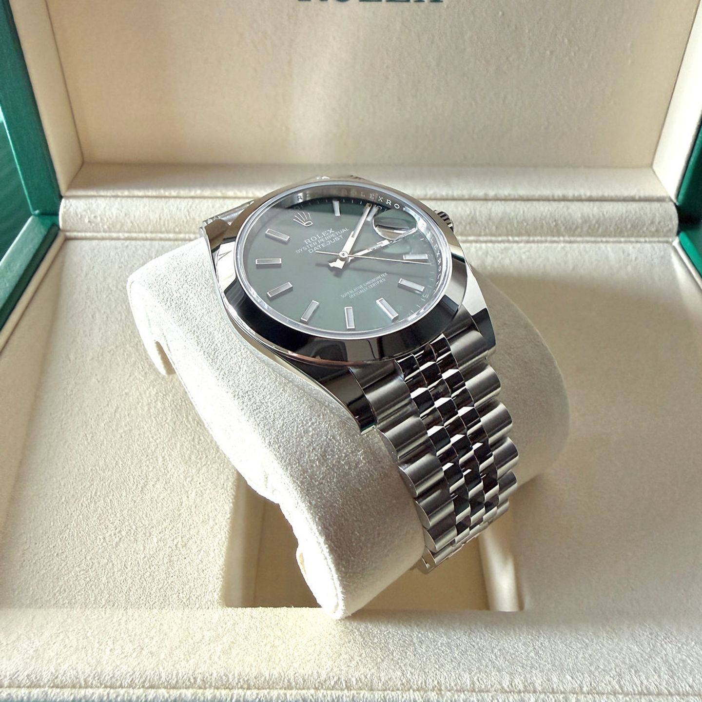Rolex Datejust 41 126300 - (3/5)