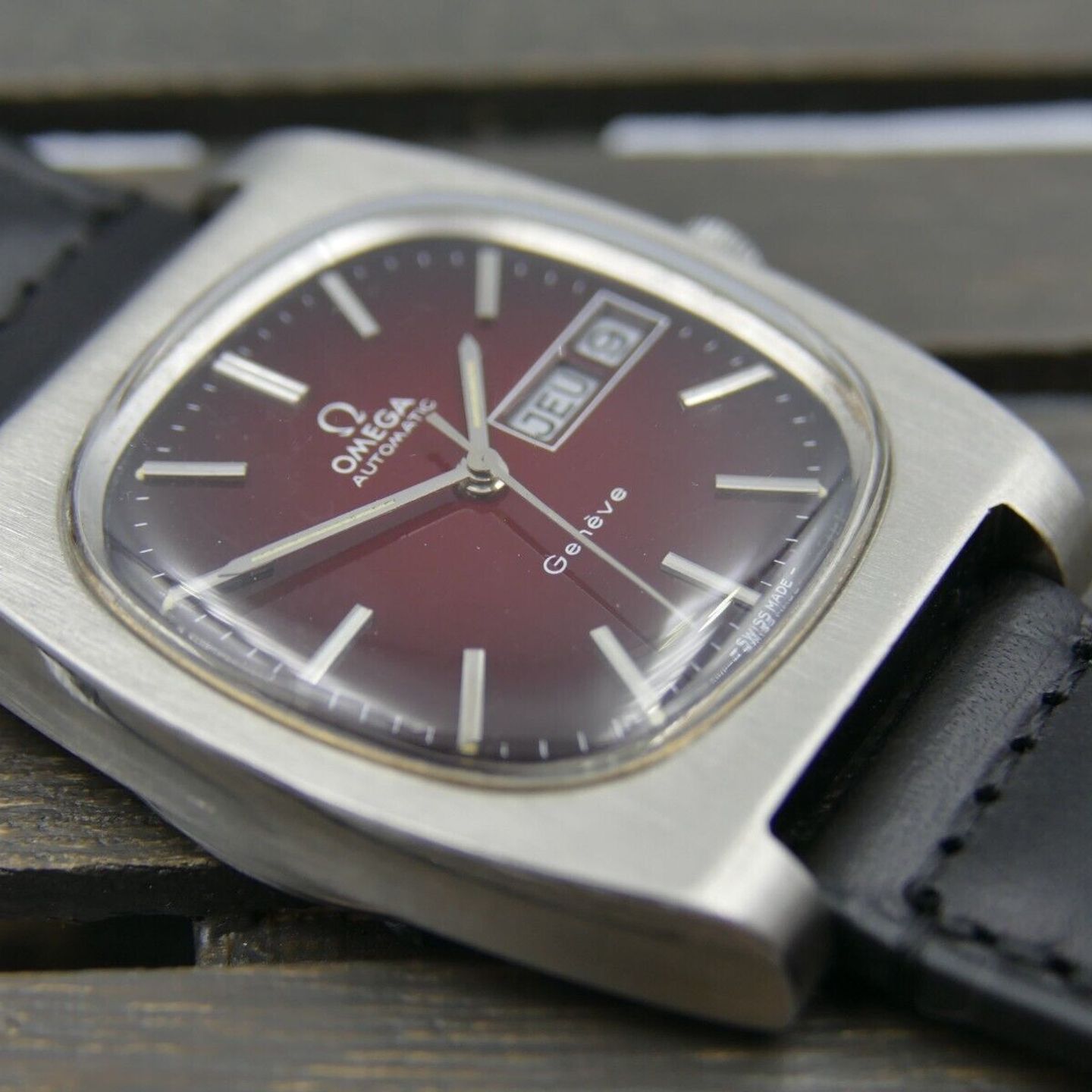 Omega Genève 166.0188 (Onbekend (willekeurig serienummer)) - Rood wijzerplaat 36mm Onbekend (6/16)