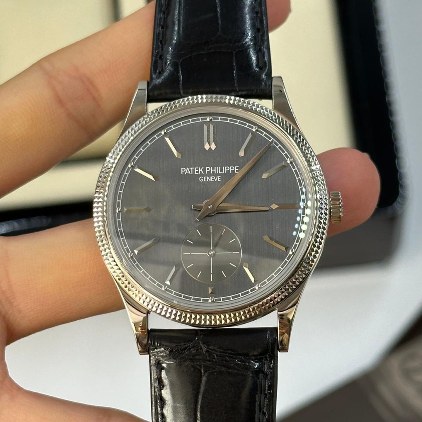 Patek Philippe Calatrava 6119G-001 - (1/10)