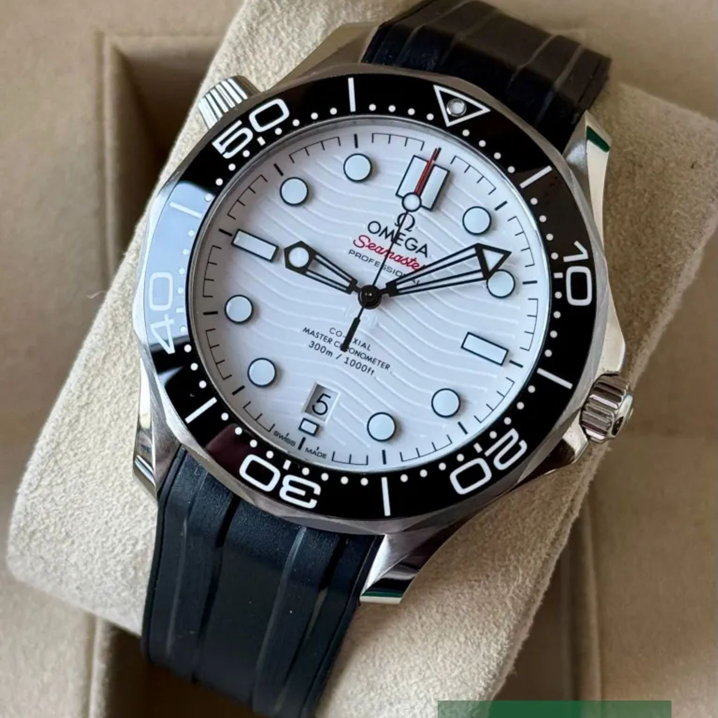 Omega Seamaster Diver 300 M 210.32.42.20.04.001 - (3/7)