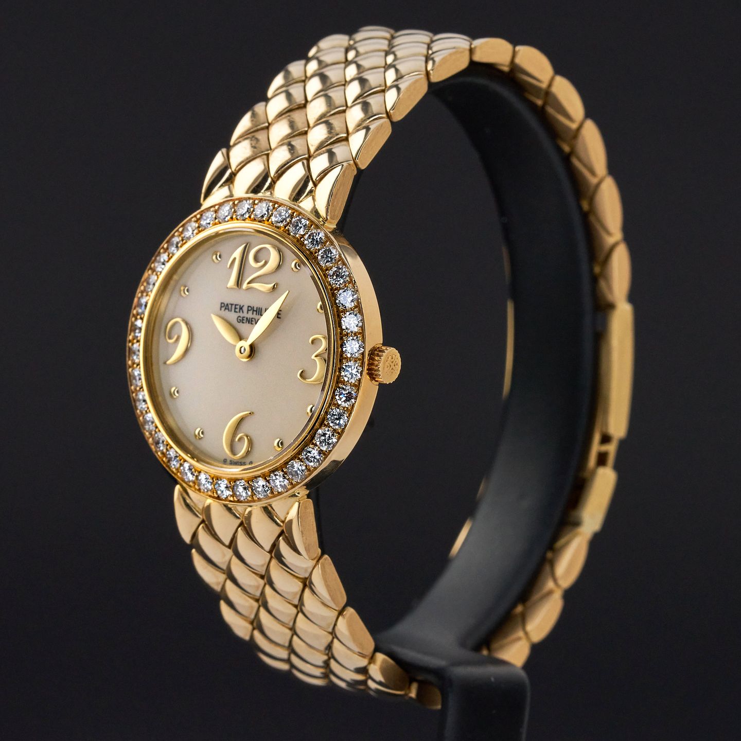 Patek Philippe Calatrava 4820 (Onbekend (willekeurig serienummer)) - Wit wijzerplaat 27mm Geelgoud (4/8)