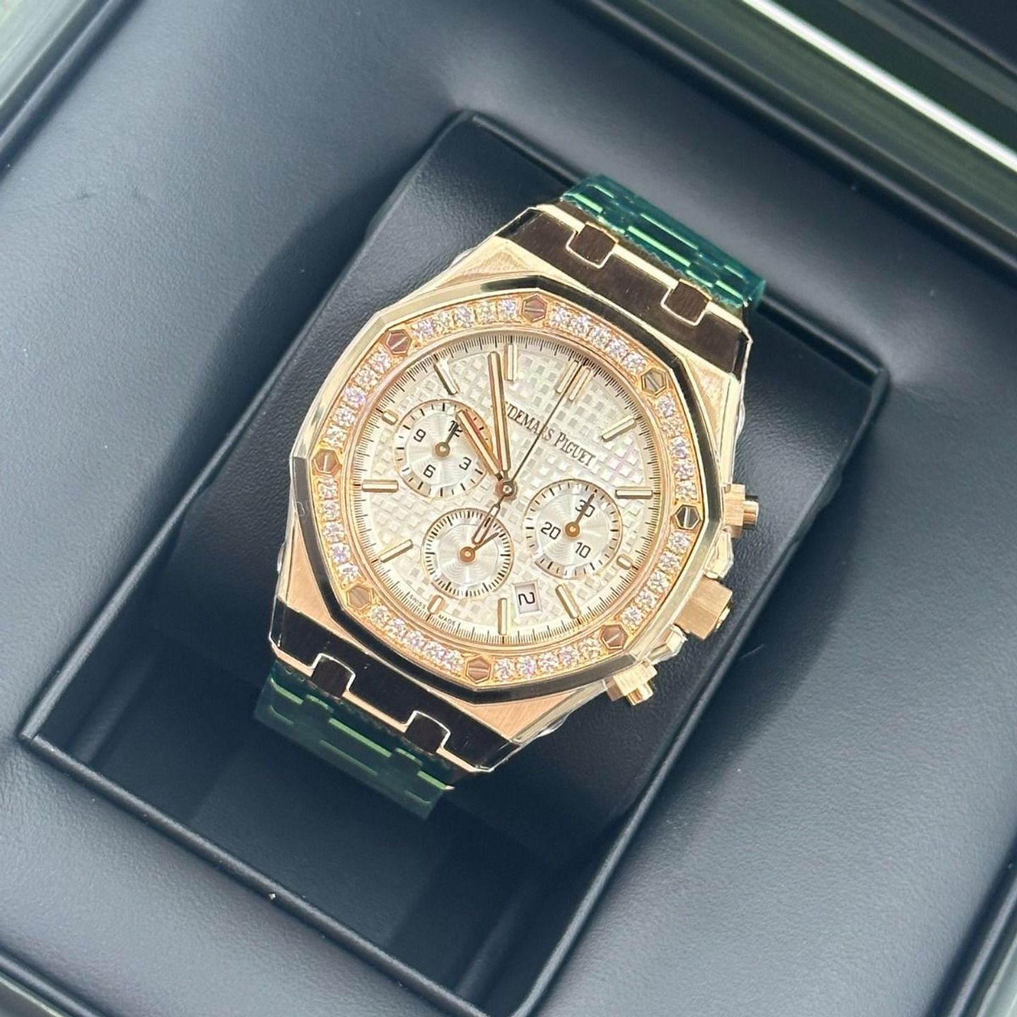 Audemars Piguet Royal Oak Chronograph 26715OR.ZZ.1356OR.01 (2024) - Zilver wijzerplaat 38mm Roségoud (8/8)