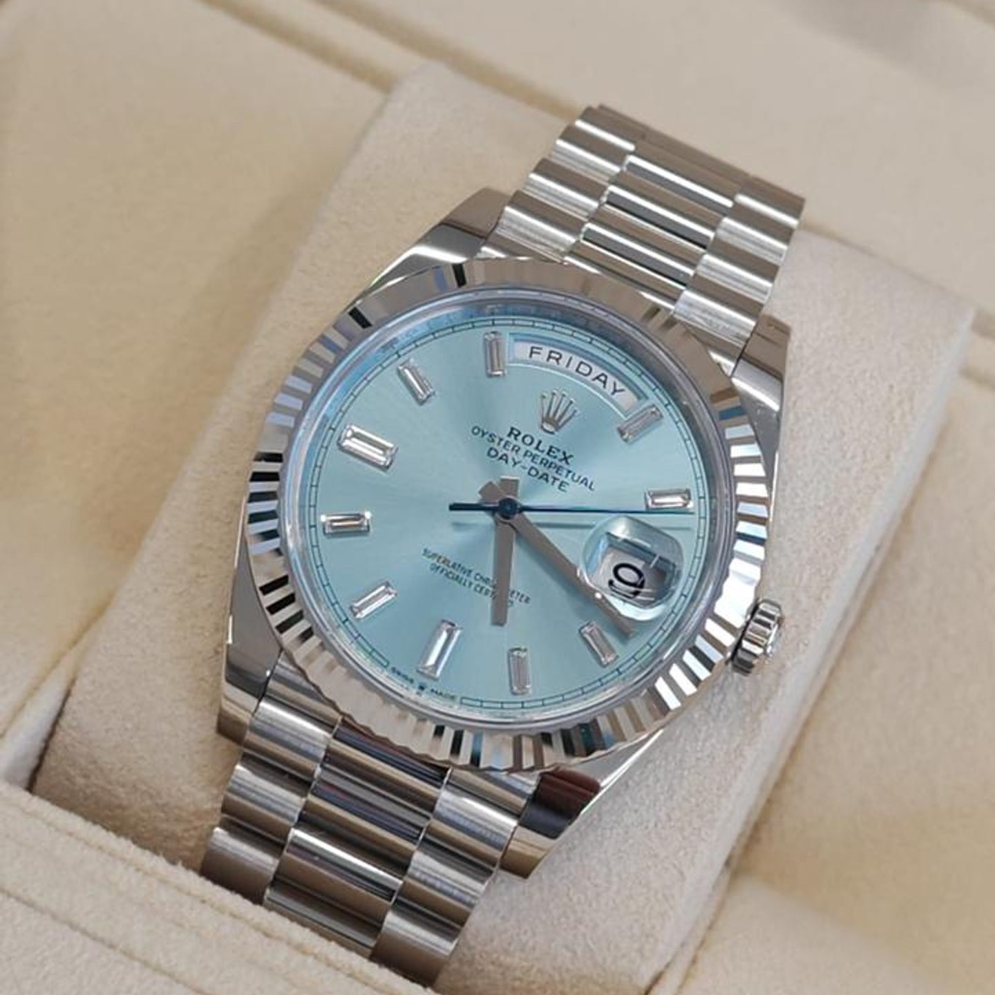 Rolex Day-Date 228236 (2025) - 40mm Platina (9/10)