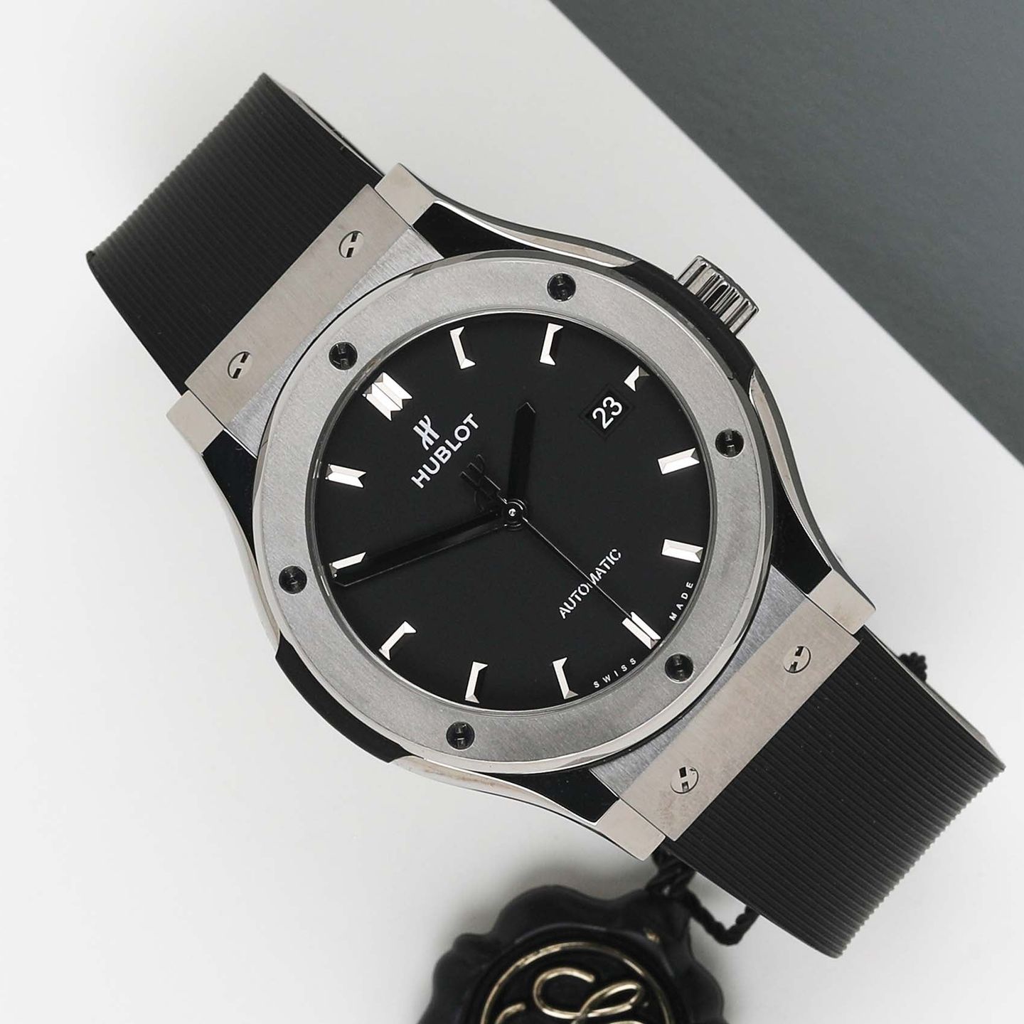 Hublot Classic Fusion 542.NX.1171.RX (2019) - Zwart wijzerplaat 42mm Titanium (1/8)