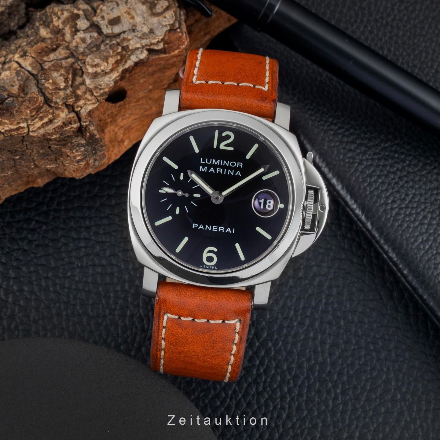 Panerai Luminor Marina Automatic PAM00048 (Unknown (random serial)) - Black dial 40 mm Steel case (3/8)