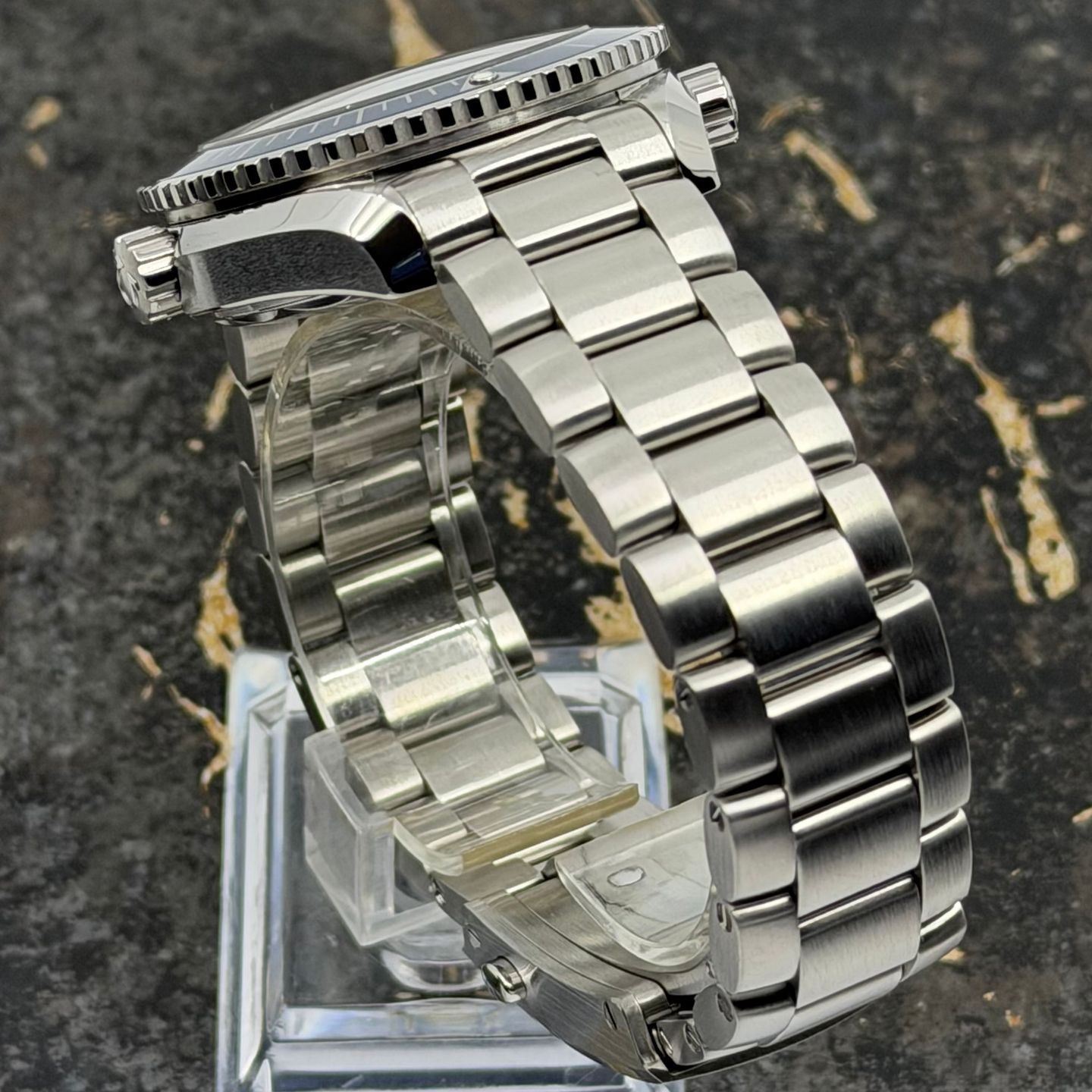 Omega Seamaster Planet Ocean 215.30.40.20.03.001 - (7/8)