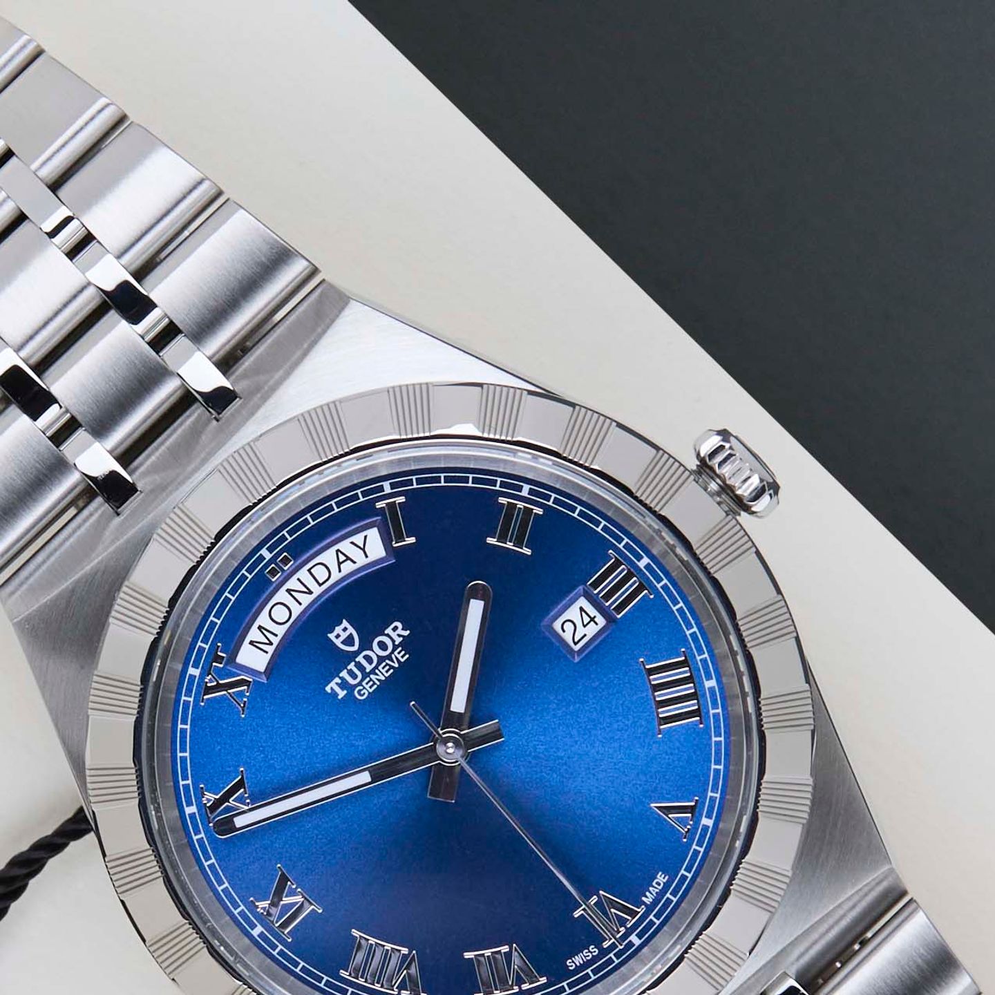 Tudor Royal 28600 - (3/8)