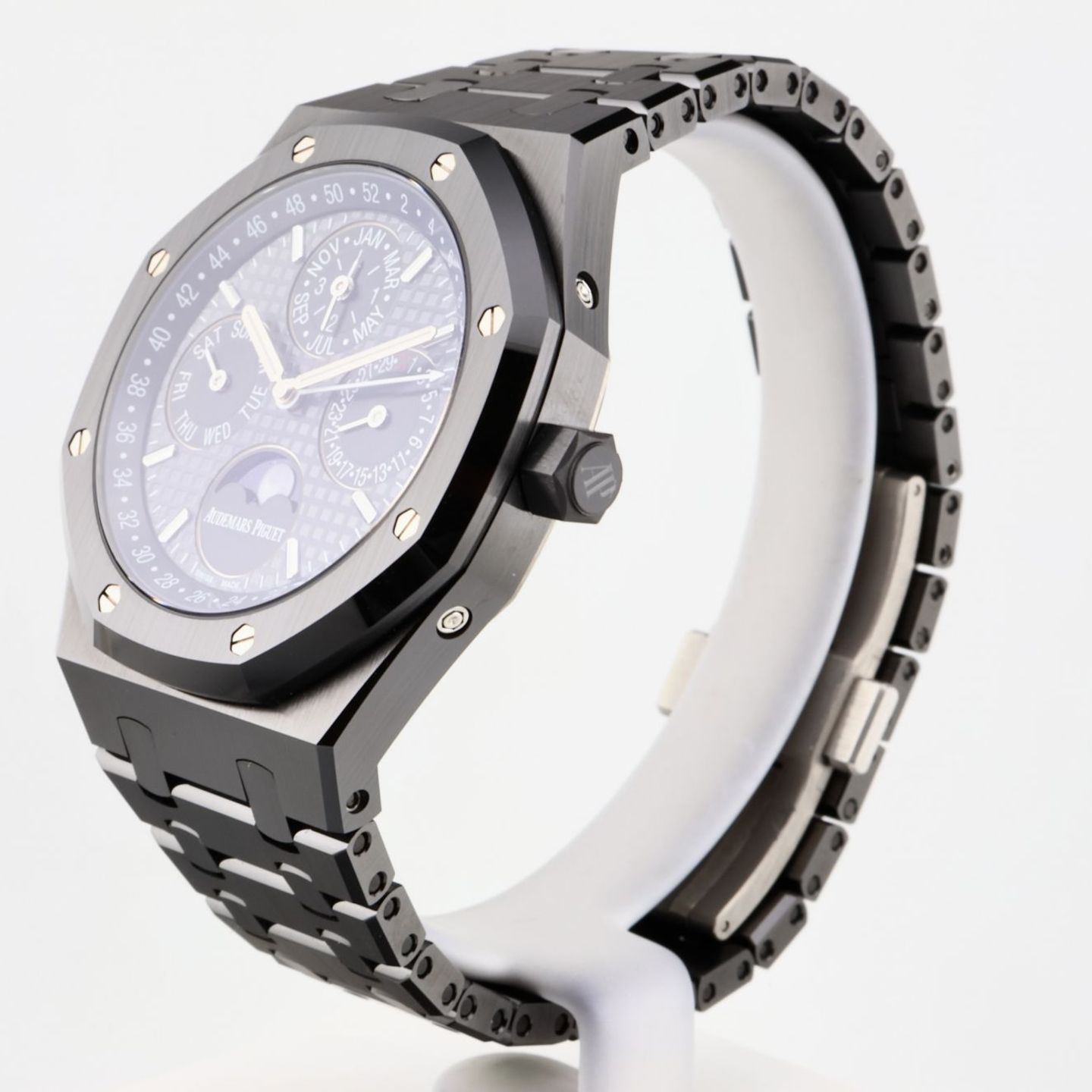 Audemars Piguet Royal Oak Perpetual Calendar 26579CE.OO.1225CE.01 - (2/8)