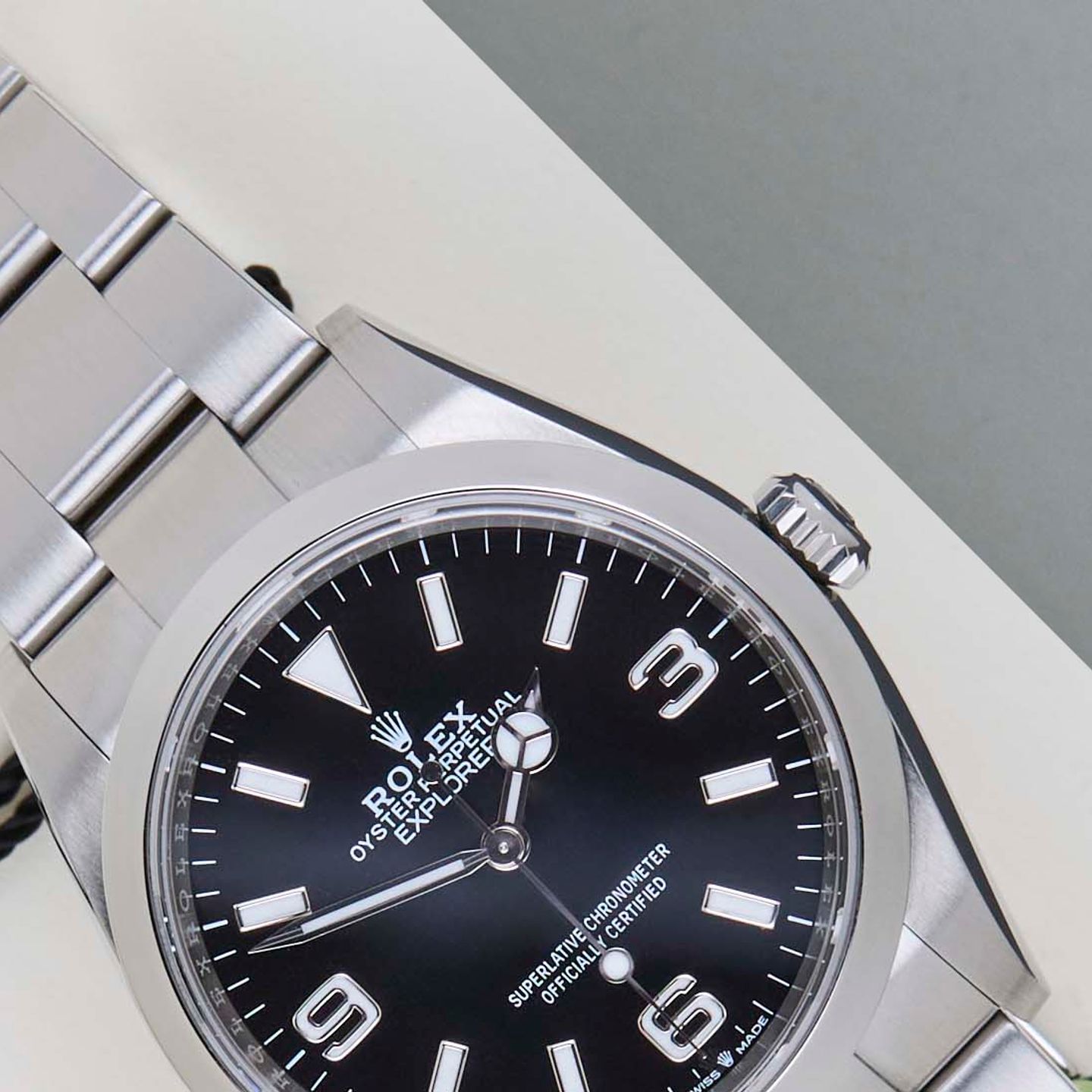 Rolex Explorer 124270 - (3/8)