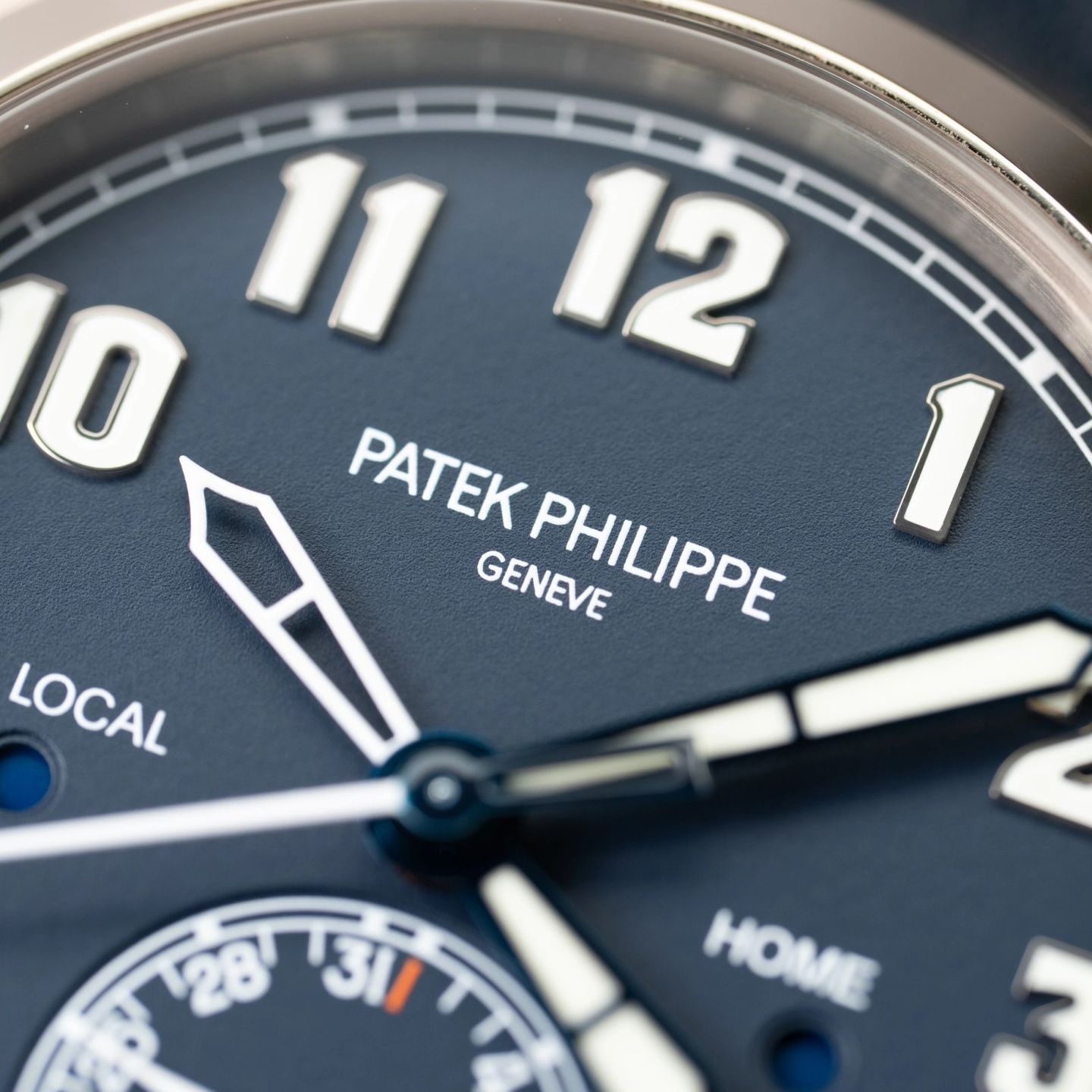 Patek Philippe Calatrava 7234G - (2/8)
