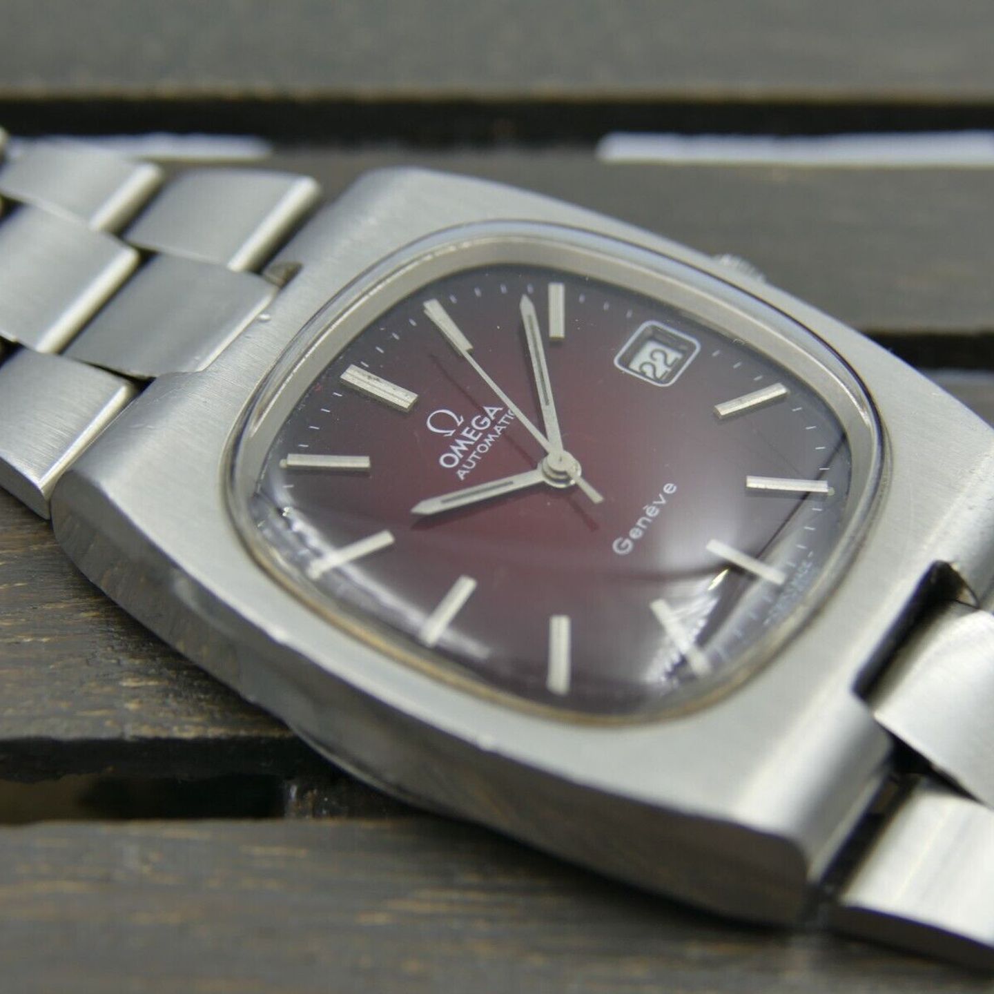 Omega Genève 166.0191 (Unknown (random serial)) - Red dial Unknown Unknown case (6/8)