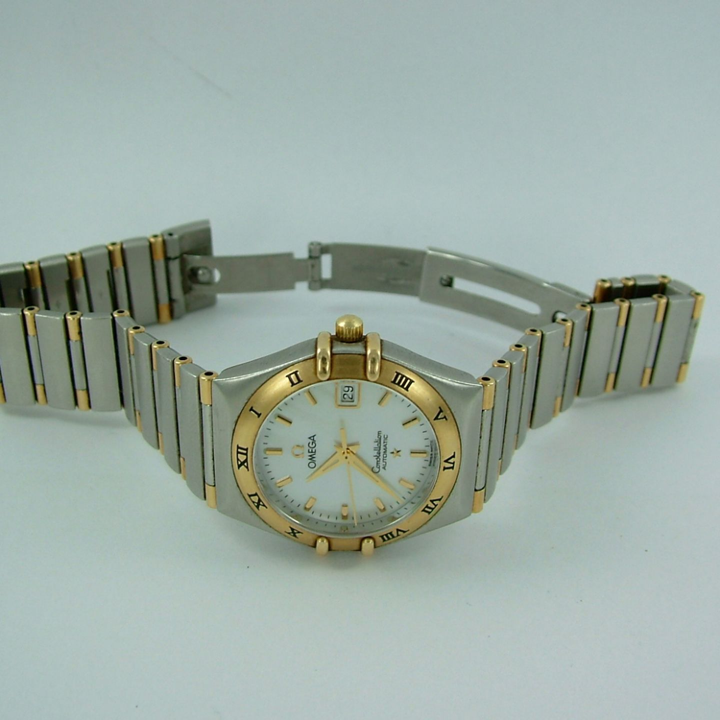 Omega Constellation - (Unknown (random serial)) - White dial 27 mm Gold/Steel case (2/6)
