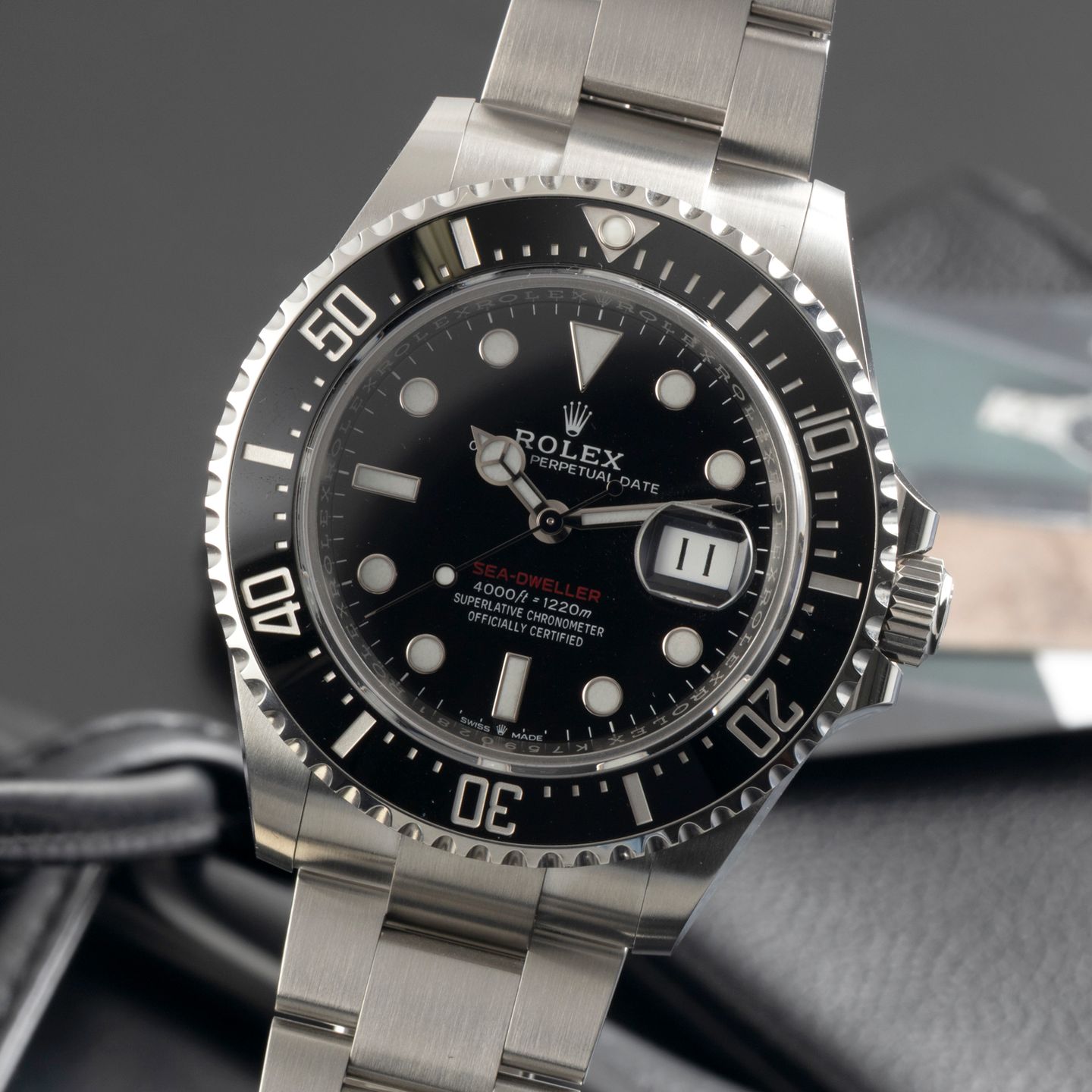 Rolex Sea-Dweller 126600 (Unknown (random serial)) - Black dial 43 mm Steel case (3/8)
