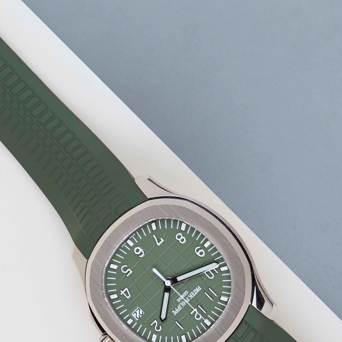 Patek Philippe Aquanaut 5168G-010 (2026) - Green dial 42 mm White Gold case (4/8)