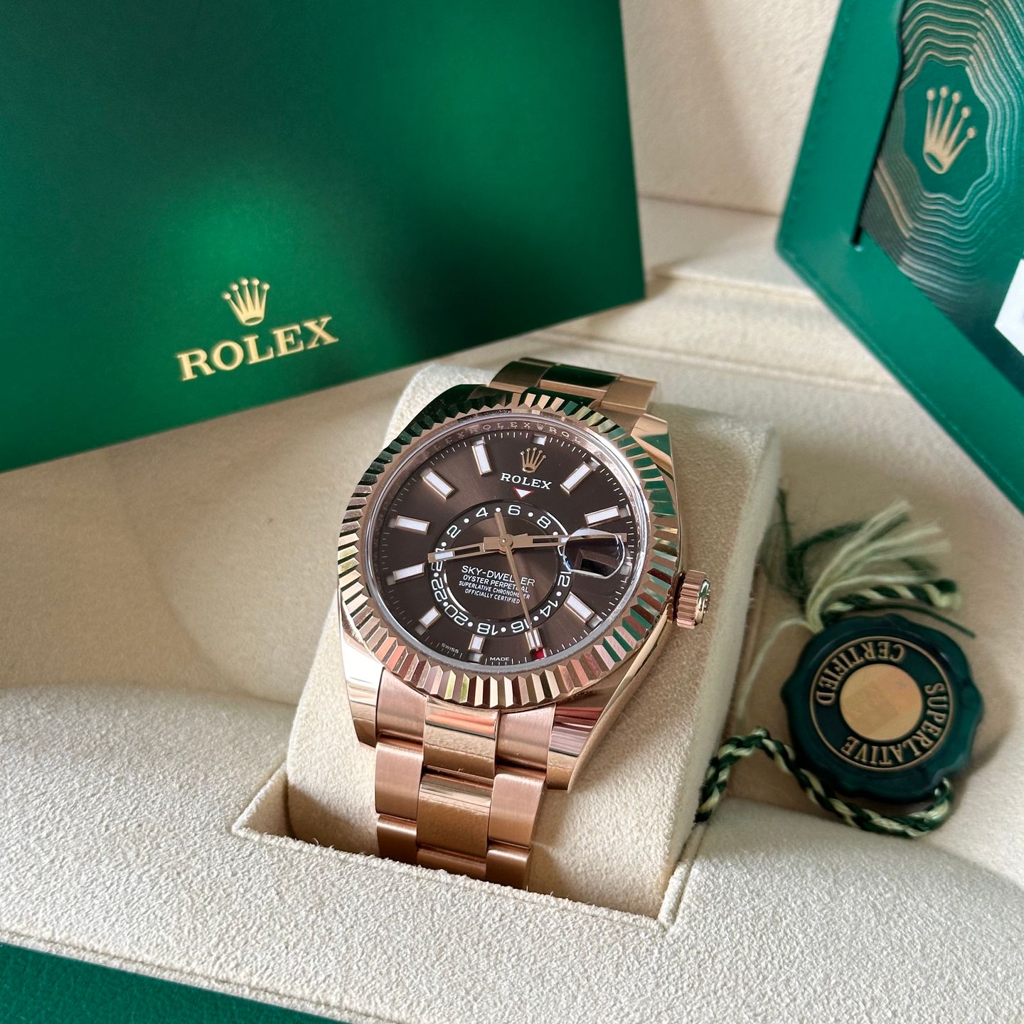 Rolex Sky-Dweller 326935 (2022) - Brown dial 42 mm Rose Gold case (1/1)