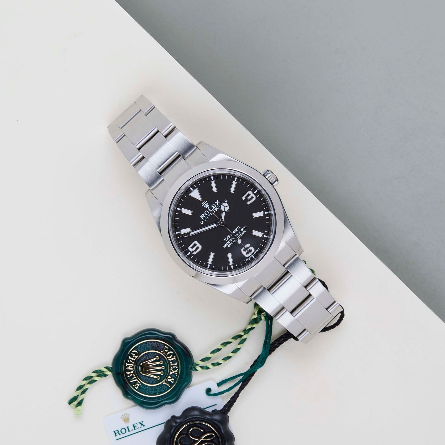 Rolex Explorer 214270 - (2/8)