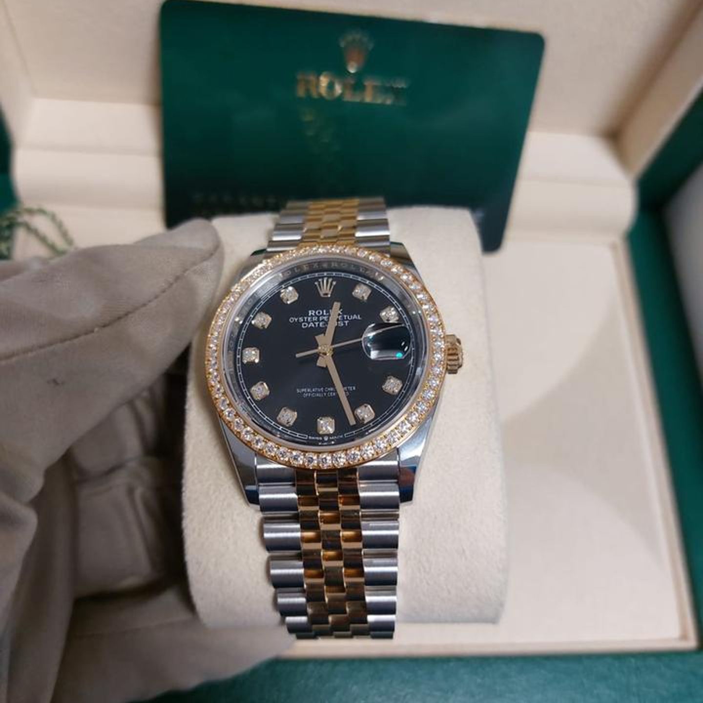 Rolex Datejust 126283RBR (2025) - 44mm Goud/Staal (3/10)