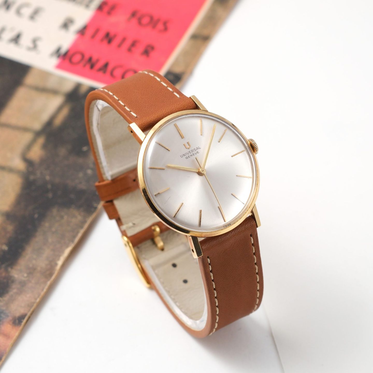 Universal Genève Vintage Unknown (1962) - Silver dial 33 mm Yellow Gold case (4/8)