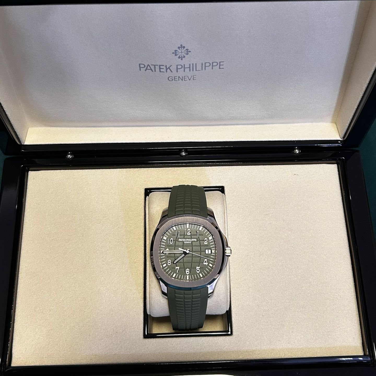 Patek Philippe Aquanaut 5168G-010 (2025) - Groen wijzerplaat 42mm Witgoud (4/8)
